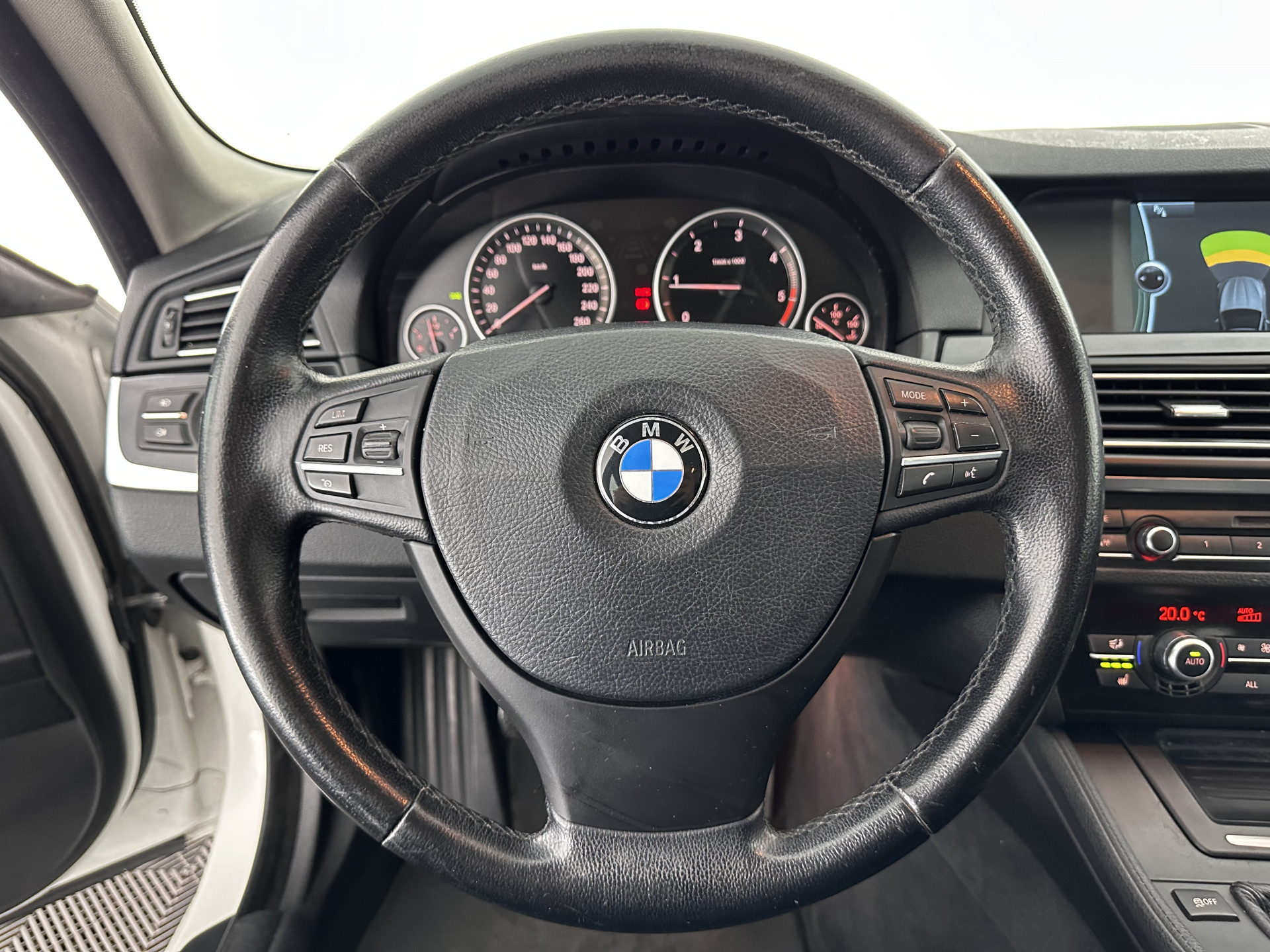 BMW 5-serie Touring 520d Shadow-line *BI-XENON | NAVI-FULLMAP | HEATED-COMFORTSEATS | ECC | KEYLESS | PDC | CRUISE | 18''ALU*