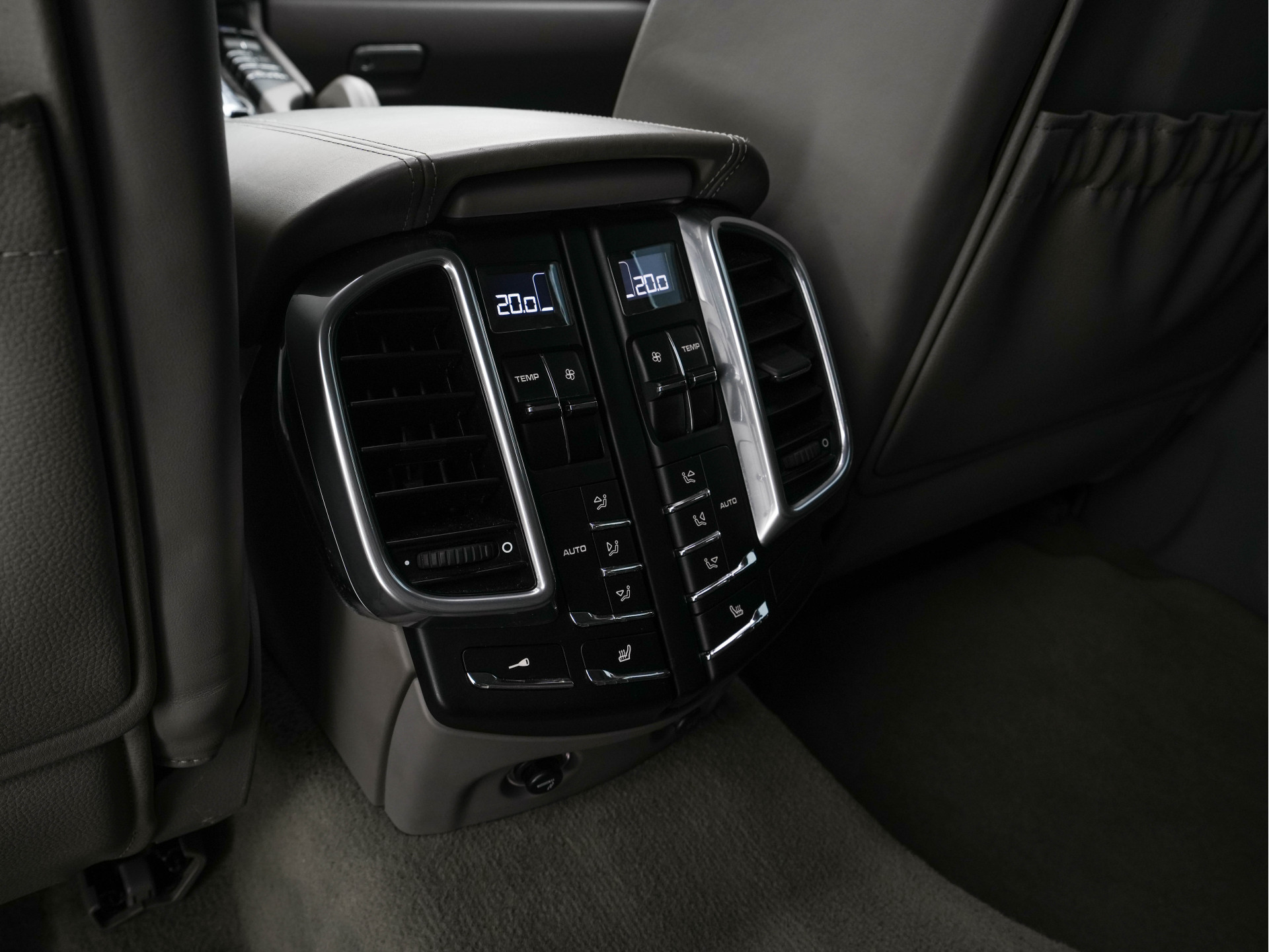 Porsche Cayenne 4.8 Turbo AWD Aut. *PANO | LEATHER | BURMESTER-SURROUND | BI-XENON | MEMORY-PACK | NAVI-FULLMAP | ADAPTIVE-CRUISE | AIR-SUSPENSION | CAMERA | SPORT-SEATS |  20''ALU*