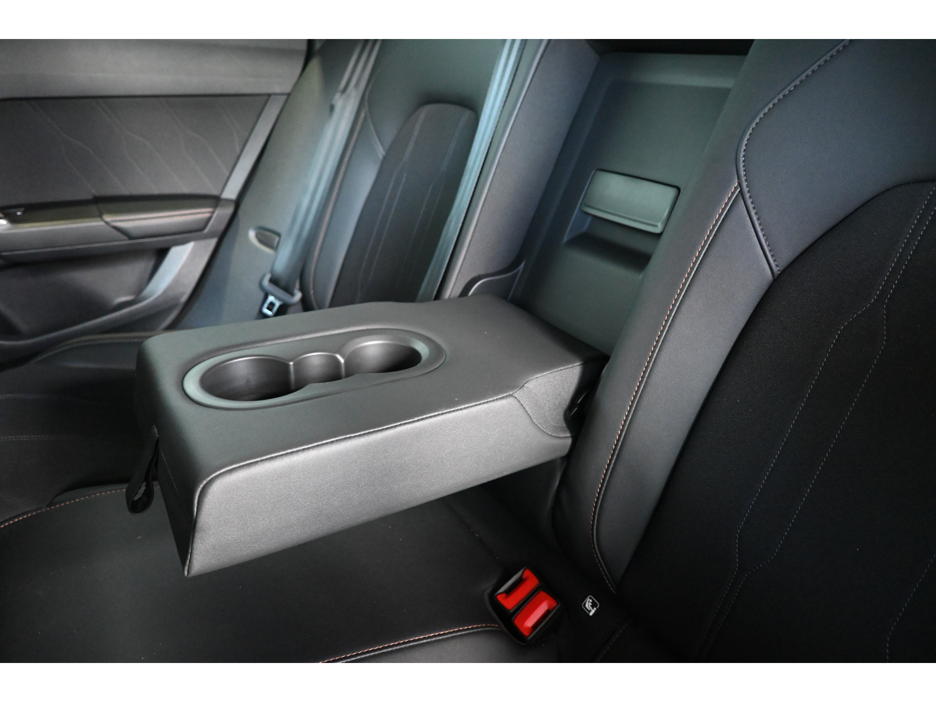 CUPRA Leon 1.5 TSI e-Hybrid Business PHEV EDGE Clima Adaptieve Cruise Matrix CarPlay Navigatie Lane Assist Stuurverwarming 100% Onderhouden! Inruil Mogelijk!