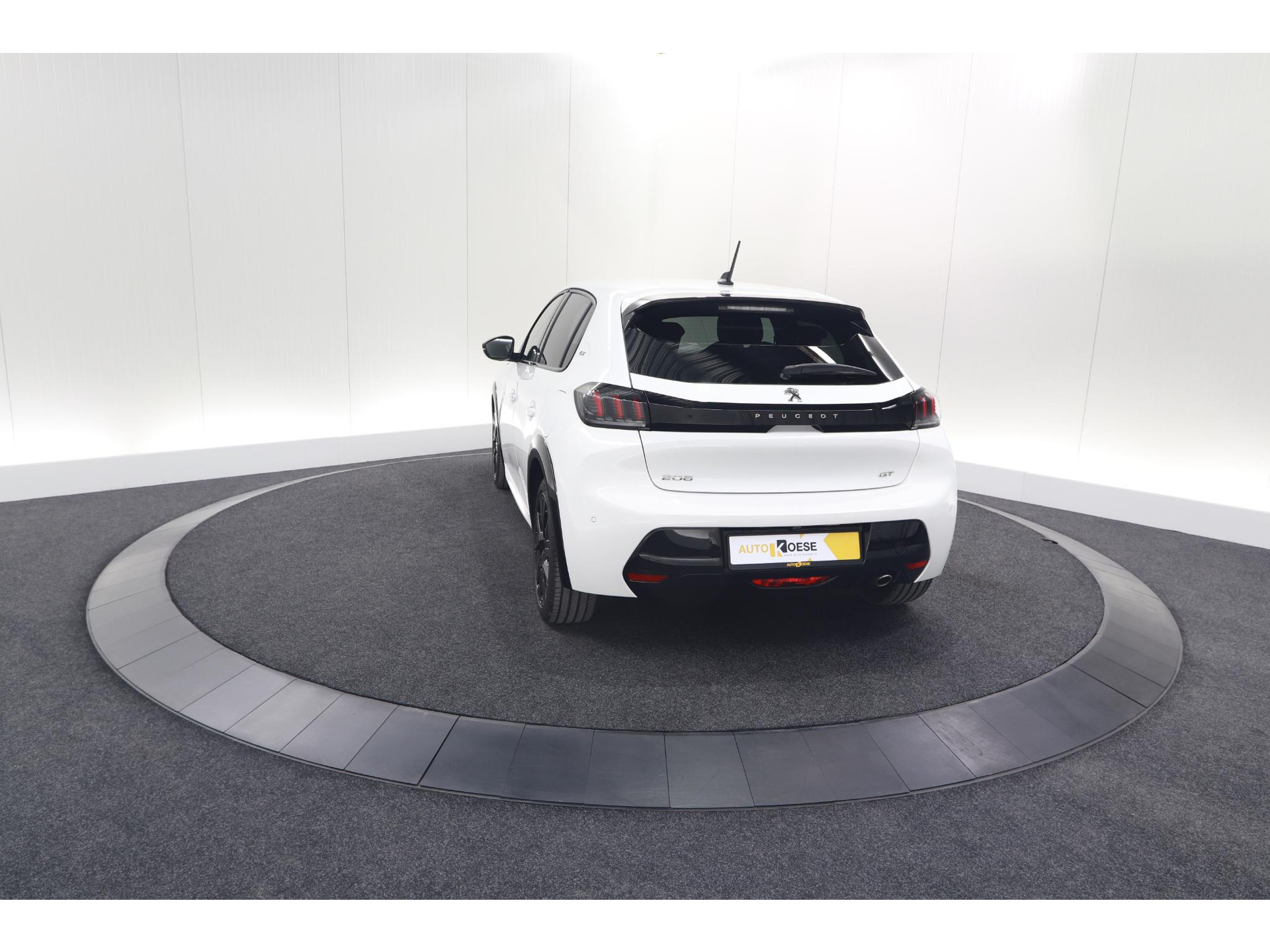 Peugeot 208 PureTech 100 GT | Camera | Navigatie | Sfeerverlichting | Apple Carplay | Parkeersensoren