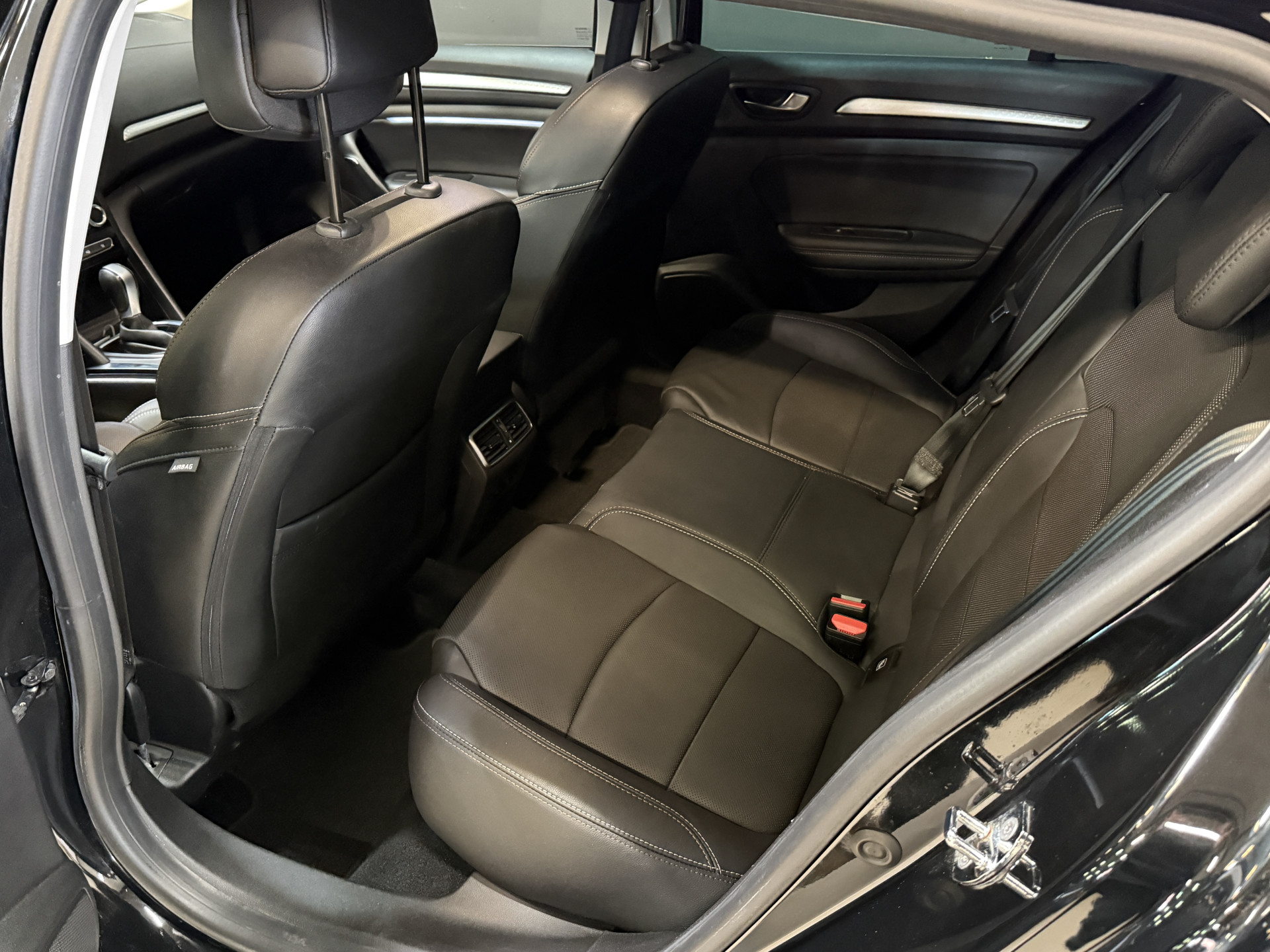 Renault Mégane Estate 1.6 E-Tech Plug-In Hybrid 160 Business Edition One | Apple Carplay | Stoel/stuurverwarming | Full LED | Keyless