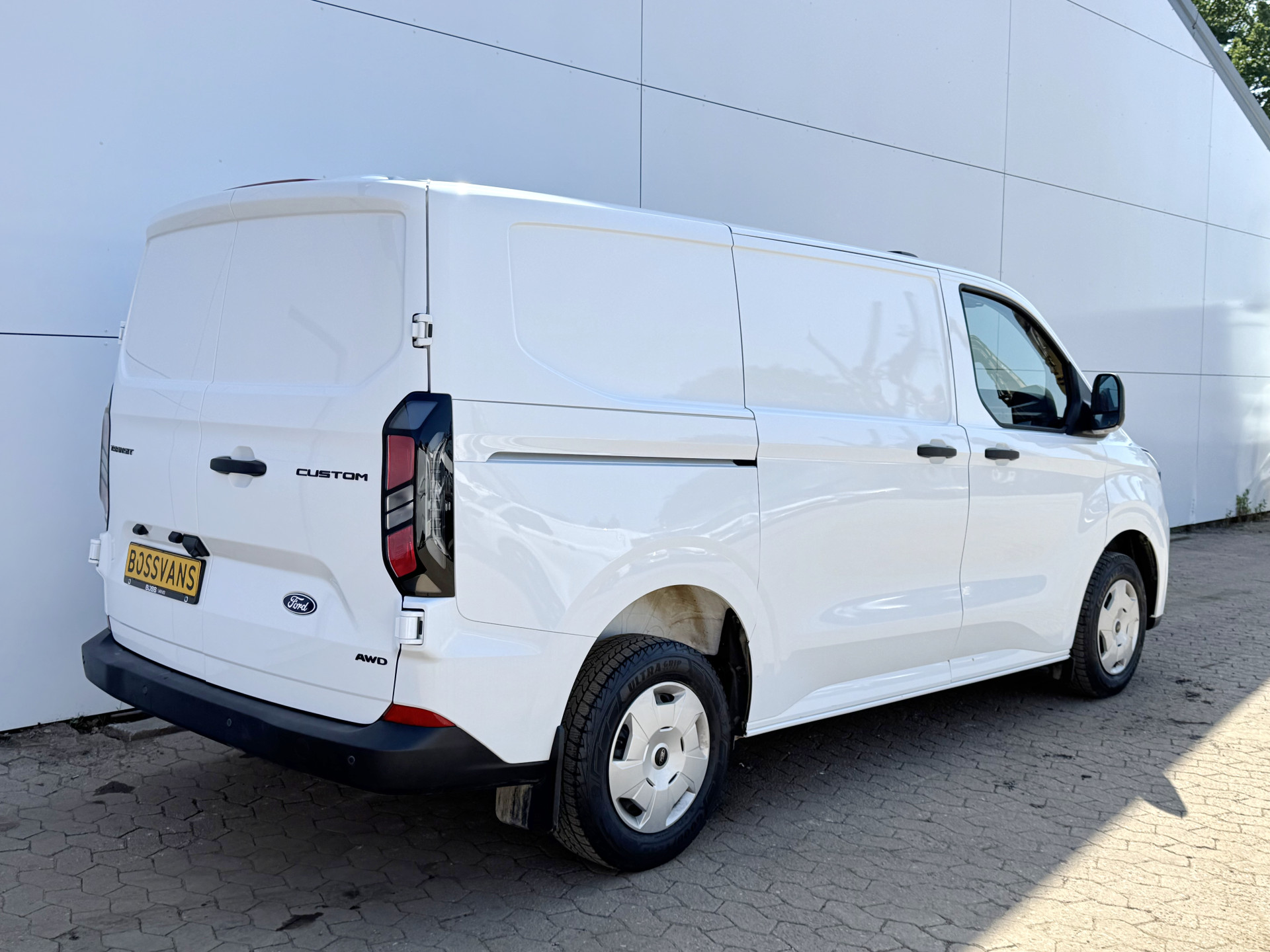 Ford Transit Custom 2.0 TDCI 140PK AWD Automaat L1 4x4 4WD LED Airco Carplay Camera Navigatie Parkeersensoren v+a Vierwielaandrijving