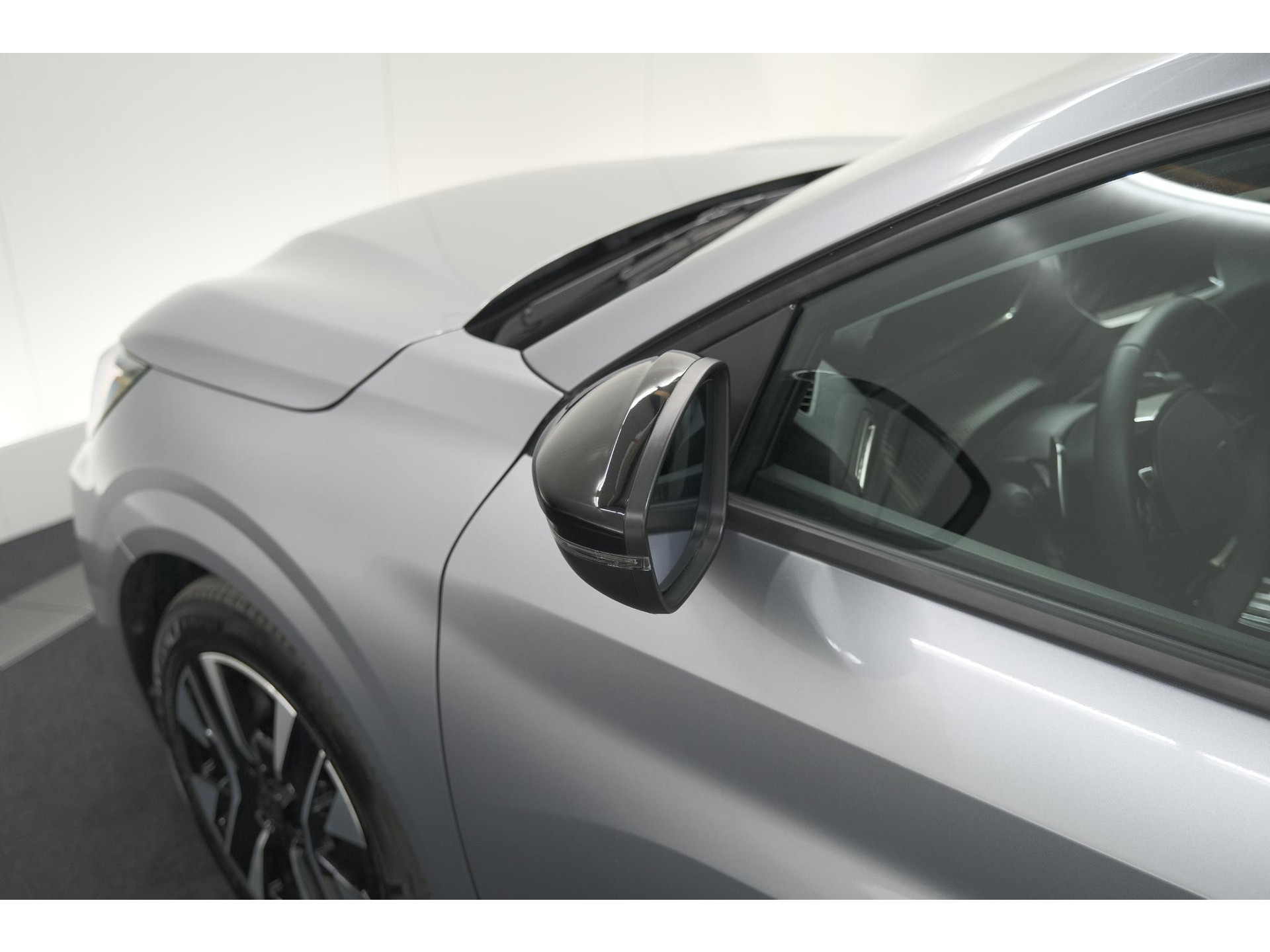Peugeot 208 1.2 Hybrid 110 e-DCS6 Allure | Apple Carplay | Parkeersensoren Voor + Achter | Climate Control