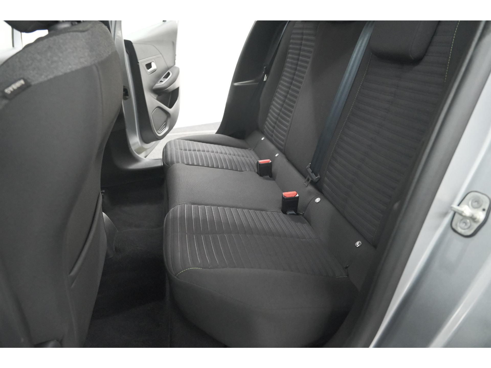 Peugeot 208 PureTech 100 Active | Parkeersensoren | Navigatie | Apple Carplay