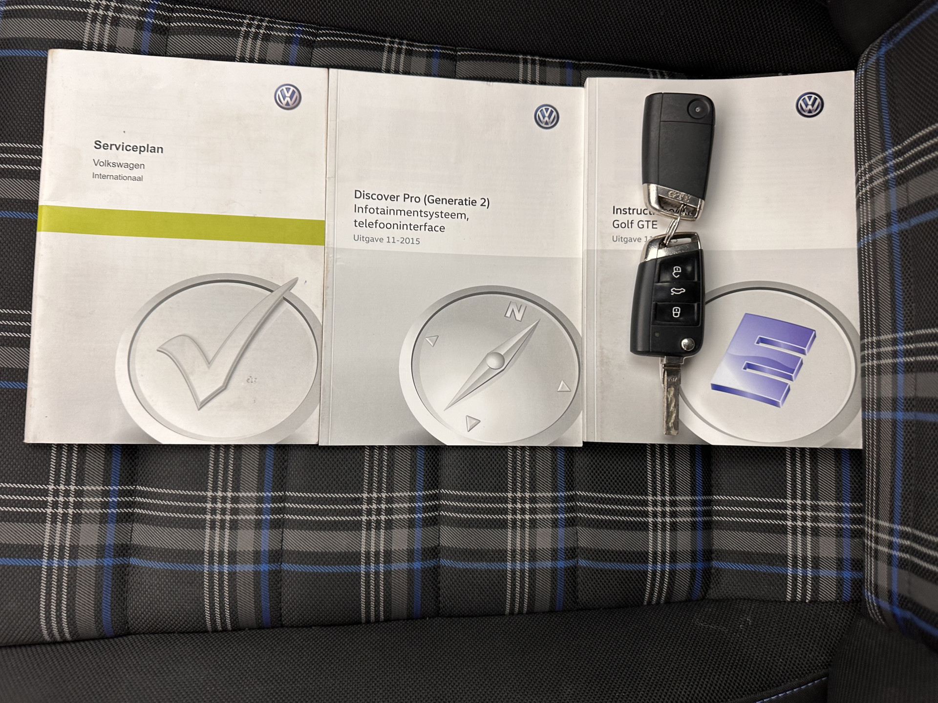 Volkswagen Golf 1.4 TSI GTE Aut. *FULL-LED | NAVI-FULLMAP | SPORT-SEATS | DAB+  | TOWBAR | ECC | SHIFT-PADDLES | PARKPILOT | CRUISE | 18''ALU*