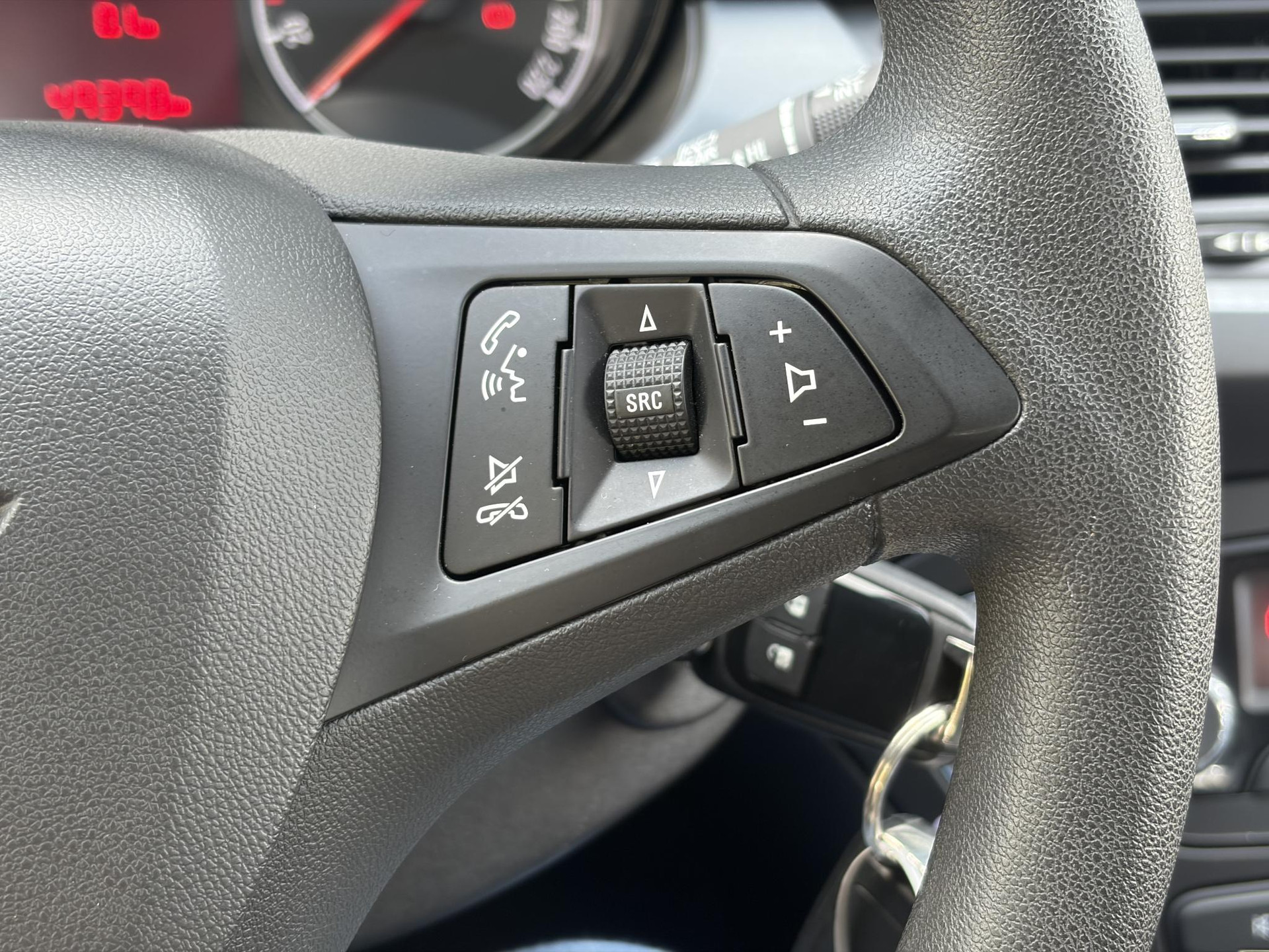 Opel Corsa 1.4 Edition ✓2e Eigenaar✓Carplay✓Trekhaak✓5 Deurs✓N.A.P✓Weinig km✓Zeer Zuinig✓N.A.P✓Apk tot 03-2027