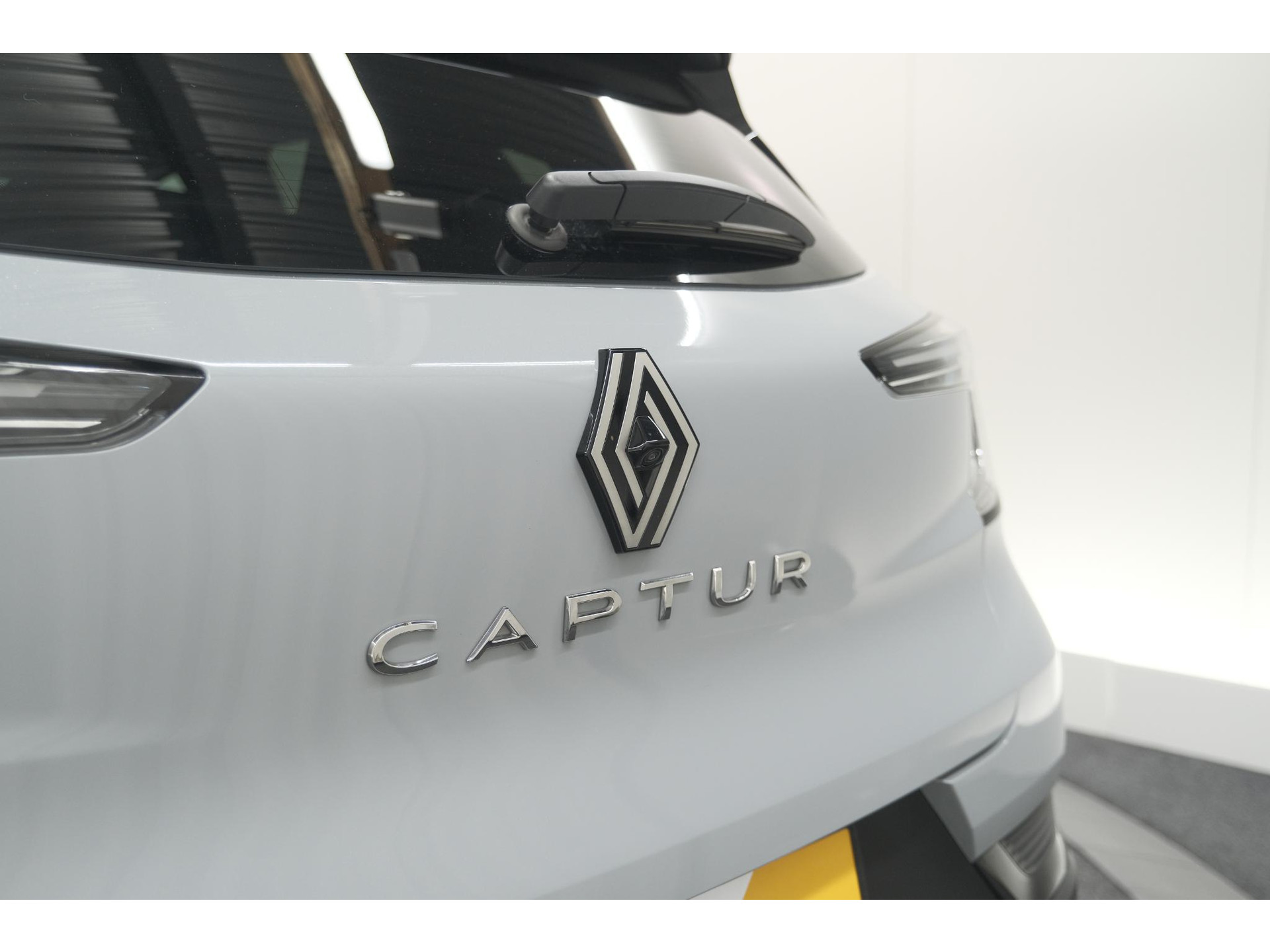 Renault Captur TCe 90 Techno | Nieuw Model | Camera | Harman Kardon | Apple Carplay | Parkeersensoren | 18 Inch Lichtmetalen Velgen