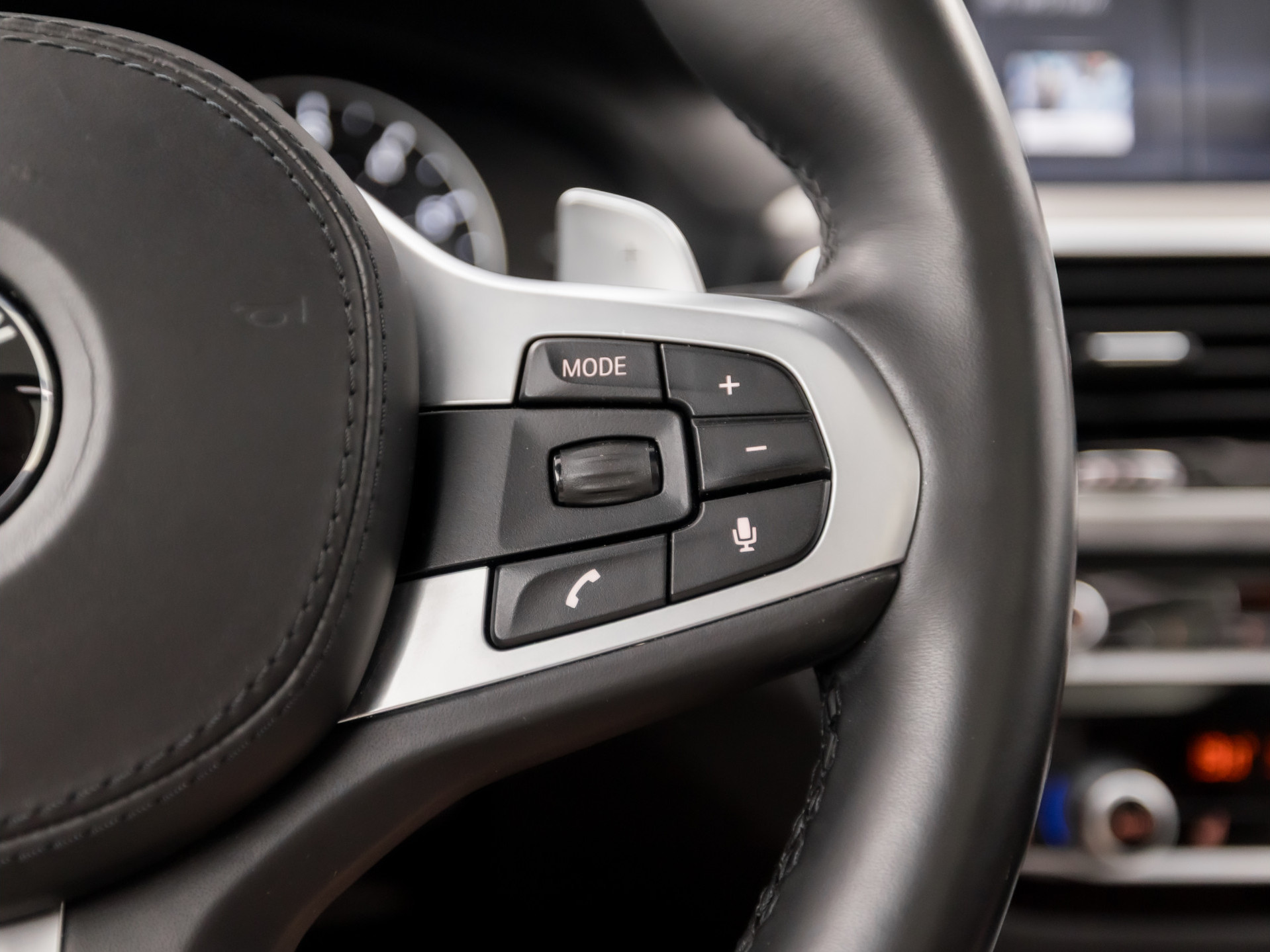 BMW X3 xDrive20i M Sport High Executive (PANORAMADAK, M PAKKET, GROOT NAVI, BRUIN LEDER, STOELVERWARMING, SPORTSTOELEN, CAMERA, ELEK ACHTERKLEP, SFEERVERLICHTING, NIEUWSTAAT)