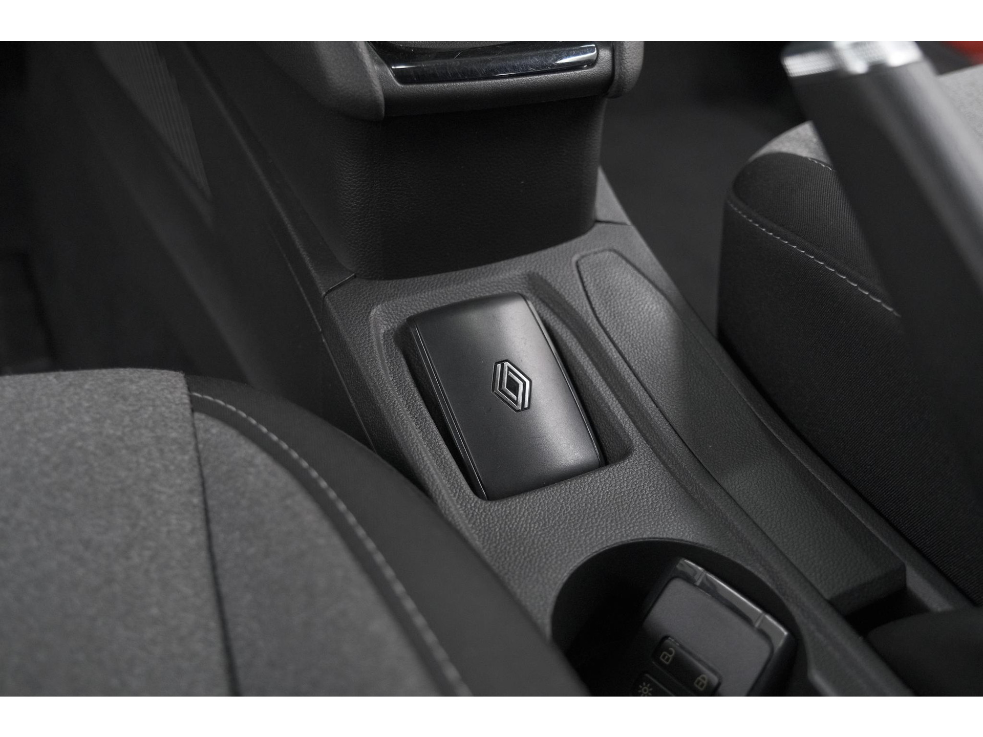 Renault Clio TCe 90 GPF Evolution | Camera | Navigatie | Apple Carplay | Parkeersensoren | Stoelverwarming