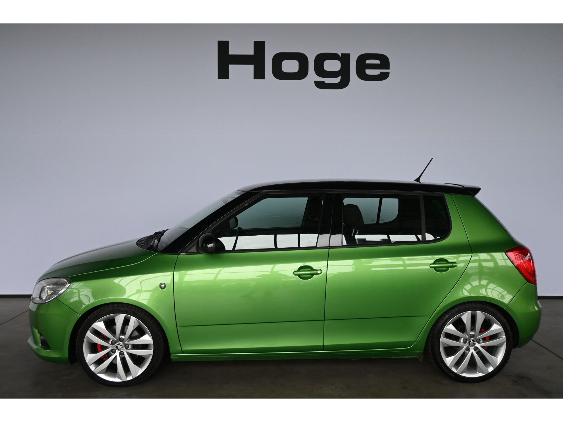 ŠKODA Fabia 1.4 TSI RS 180PK! Automaat Clima Carplay Cruise Control Stoelverwarming Inruil Mogelijk!