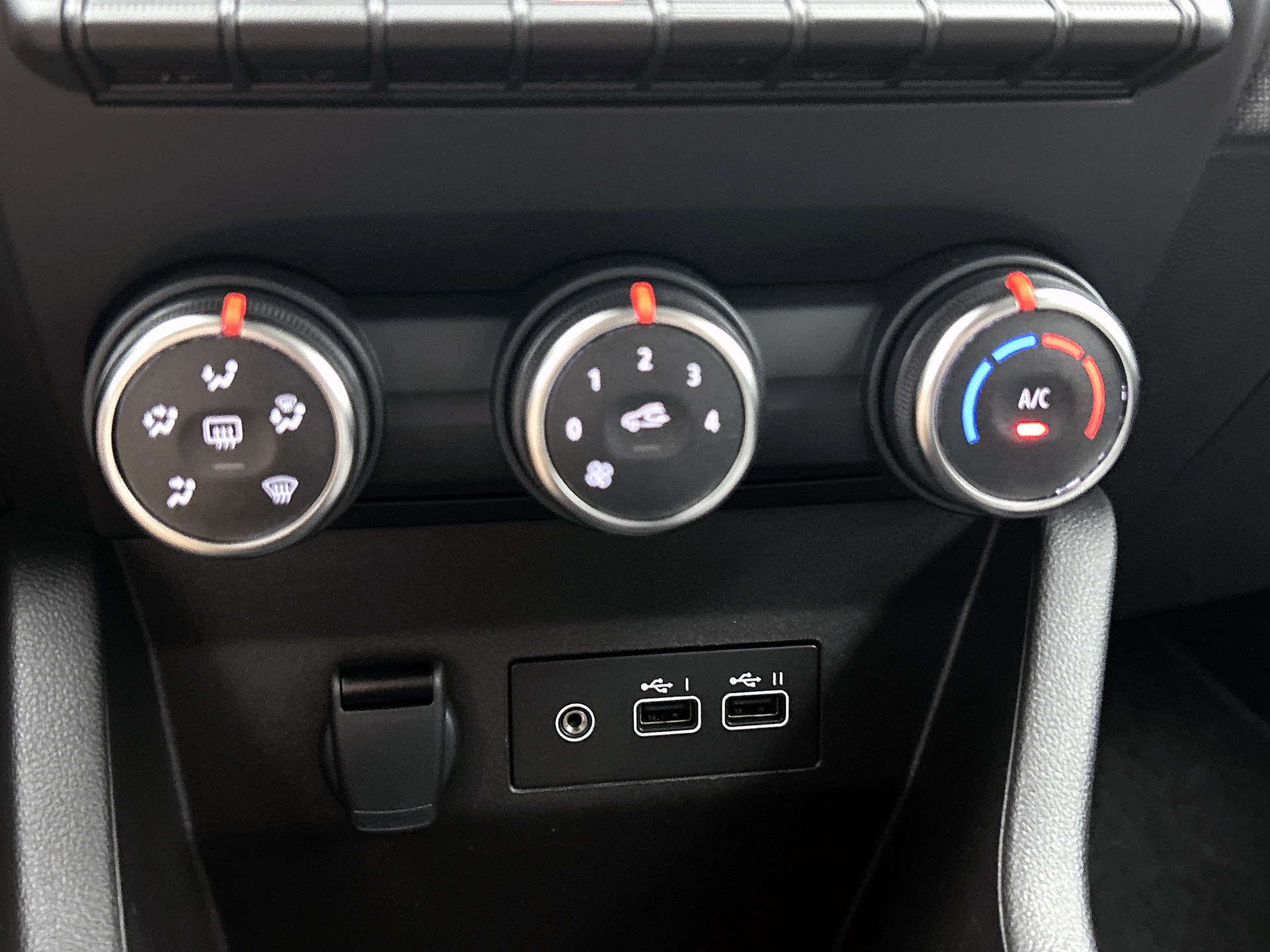 Renault Clio TCe 90PK GPF evolution | CAMERA | NAVI | DEALER ONDERHOUDEN | STOEL VERWARM. | PARK. SENSOREN | CARPLAY