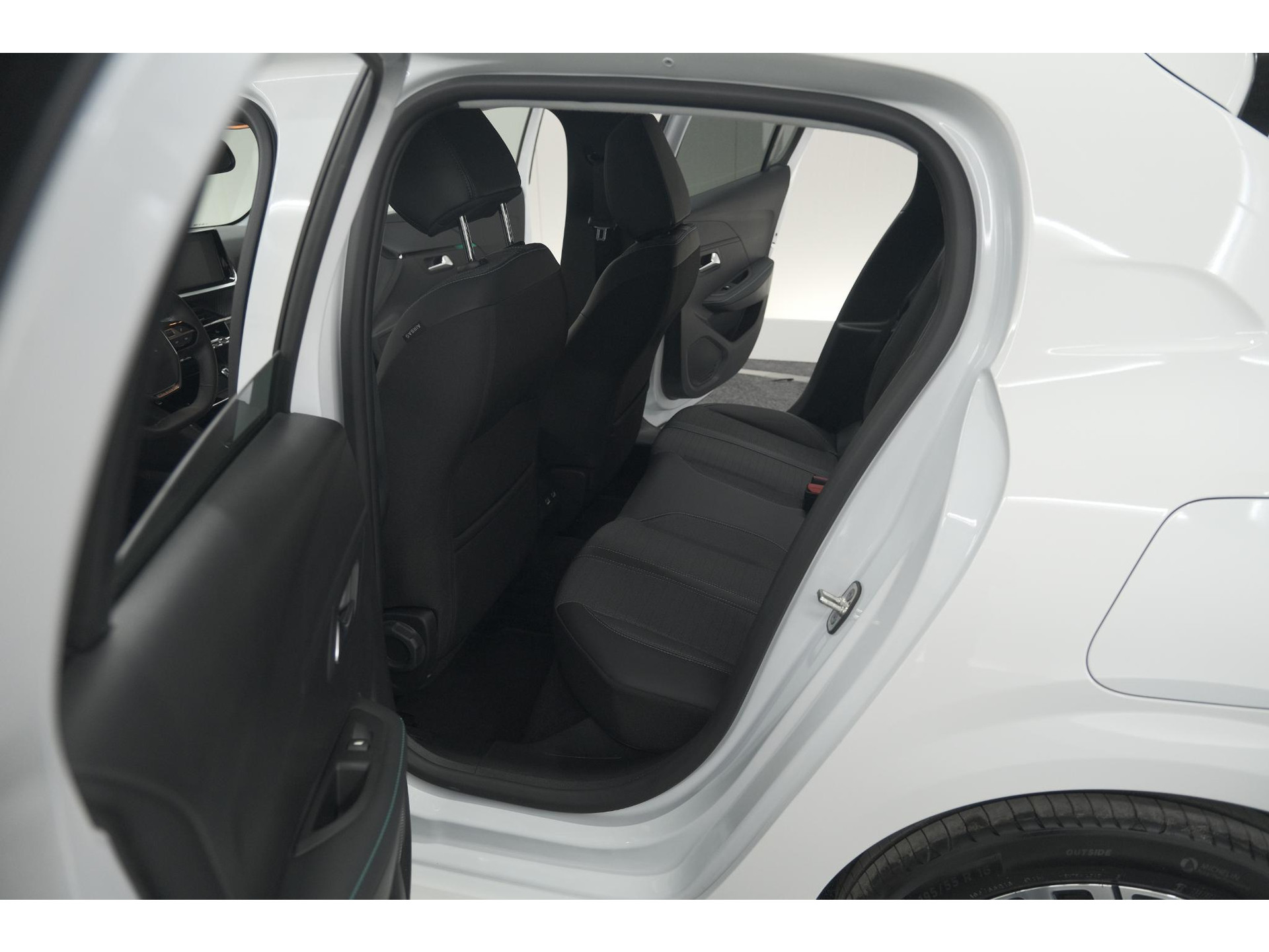 Peugeot 208 PureTech 100 Allure | Adaptieve Cruise Control | Camera | Apple Carplay