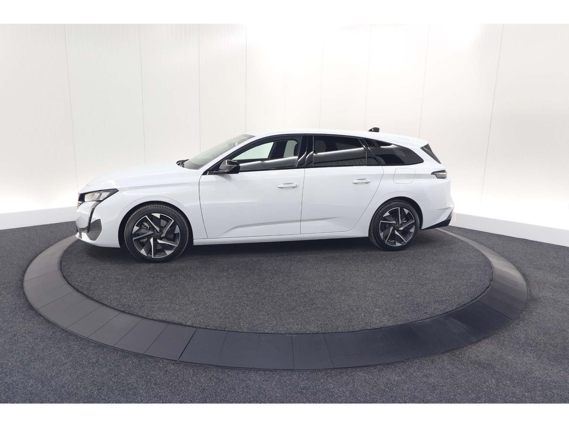 Peugeot 308 SW 1.6 Plug-in Hybrid 180 Allure | Perfecte Staat | 360 Camera | Adaptieve Cruise Control | Navigatie | Apple Carplay