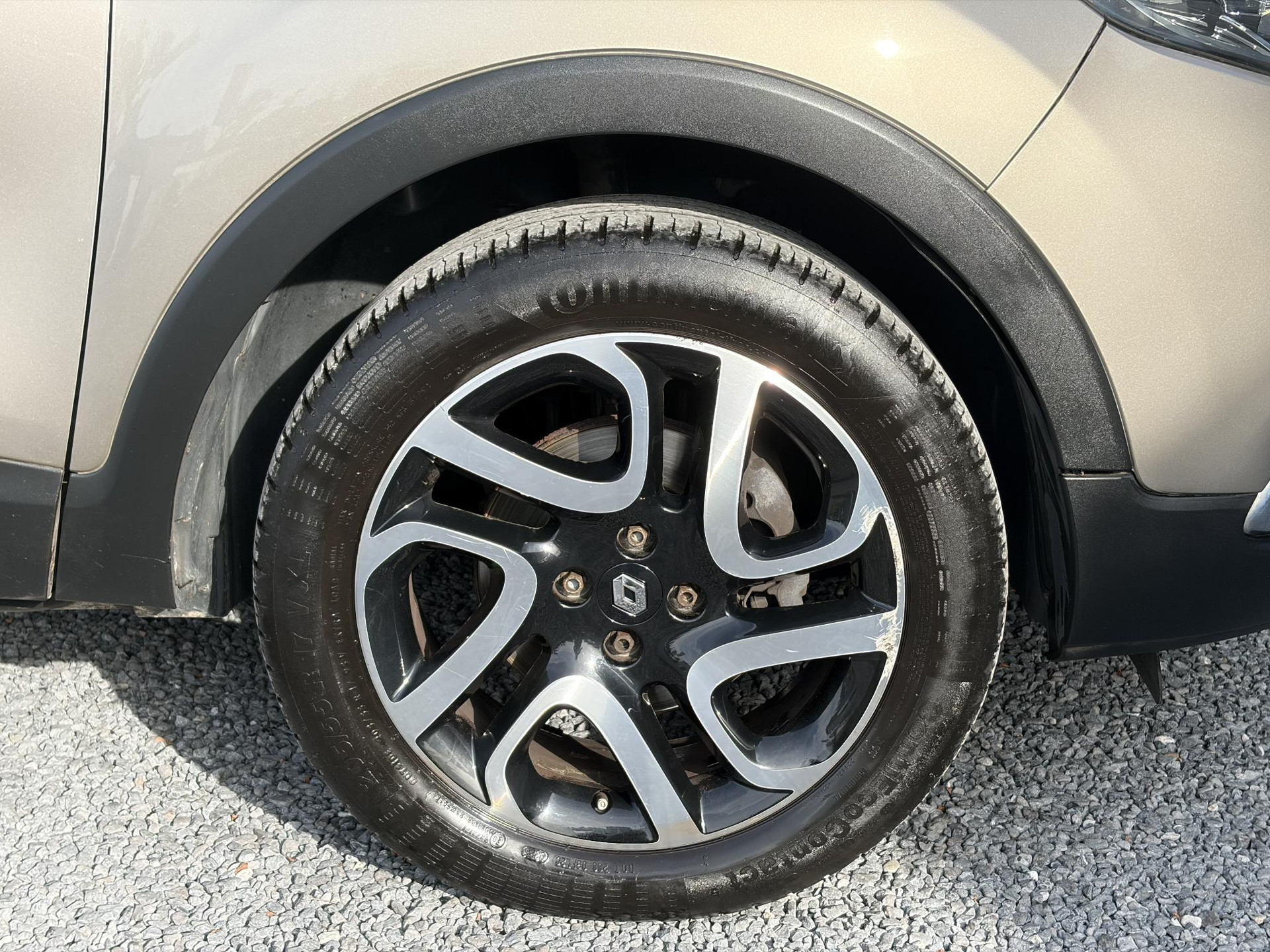 Renault Captur 1.2 TCe Dynamique ✓Navi✓Trekhaak✓Keyless✓Clima✓Cruise✓Dealer Onderhouden✓Automaat✓120pk✓Lm velgen✓Pdc✓N.A.P✓Apk tot 06-2027