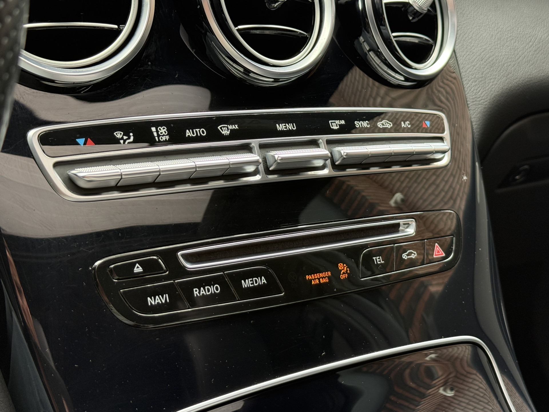 Mercedes-Benz GLC-klasse 250 4MATIC AMG Line Premium | Panoramadak | Stoelverwarming | Camera