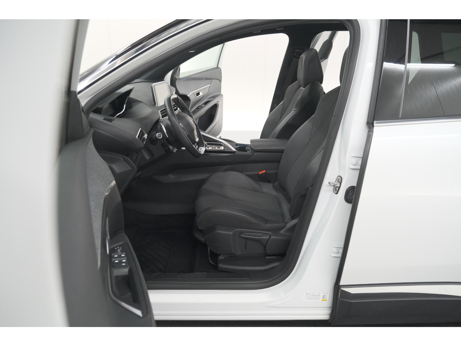 Peugeot 5008 PureTech 130 EAT8 GT-Line | Schuif-/Kanteldak | Trekhaak | Elektrische Kofferklep | Camera