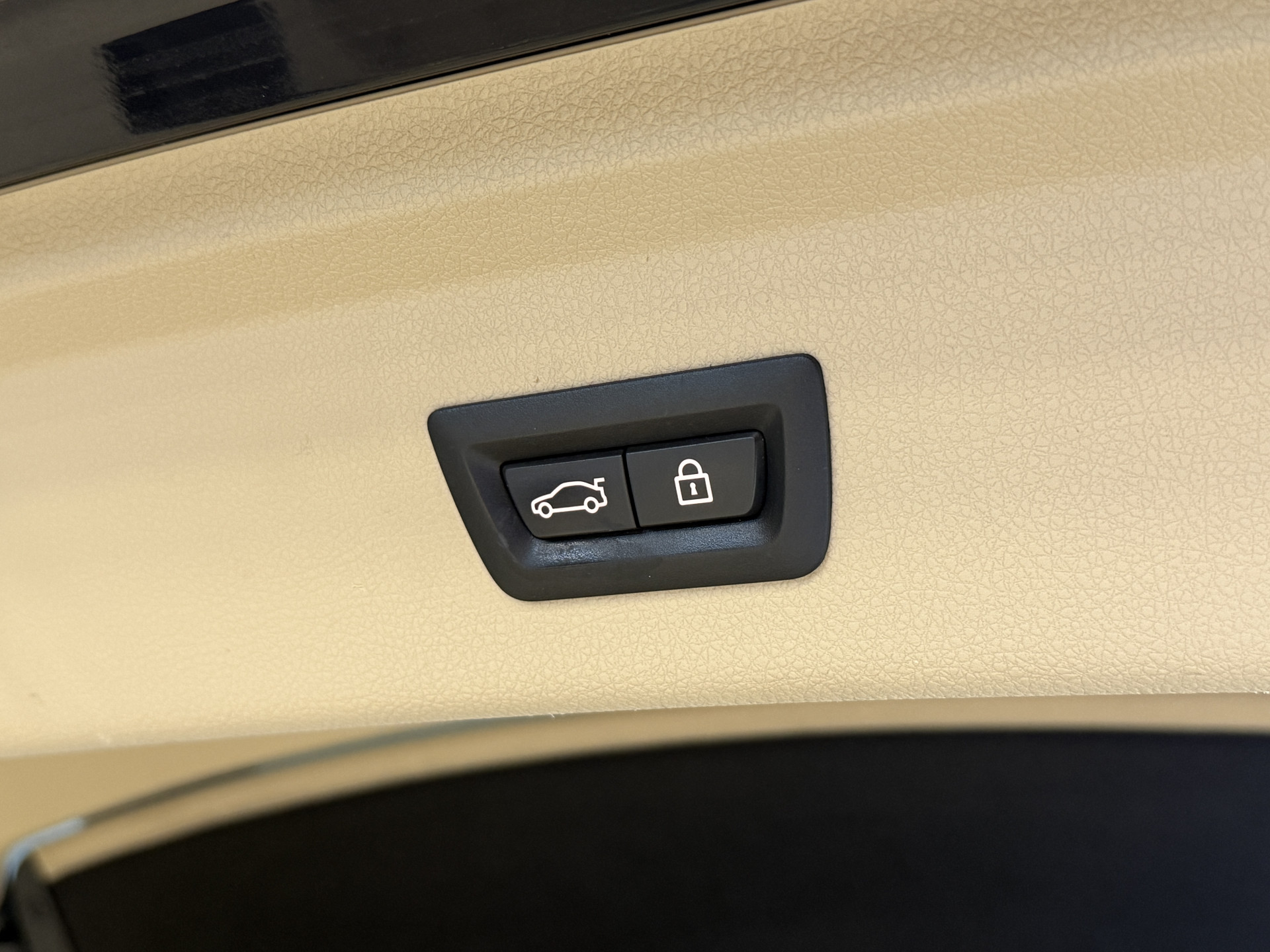 BMW 3-serie Gran Turismo 320i GT Luxury | Panoramadak | Leder | Carplay | Navi | Stoelverwarming