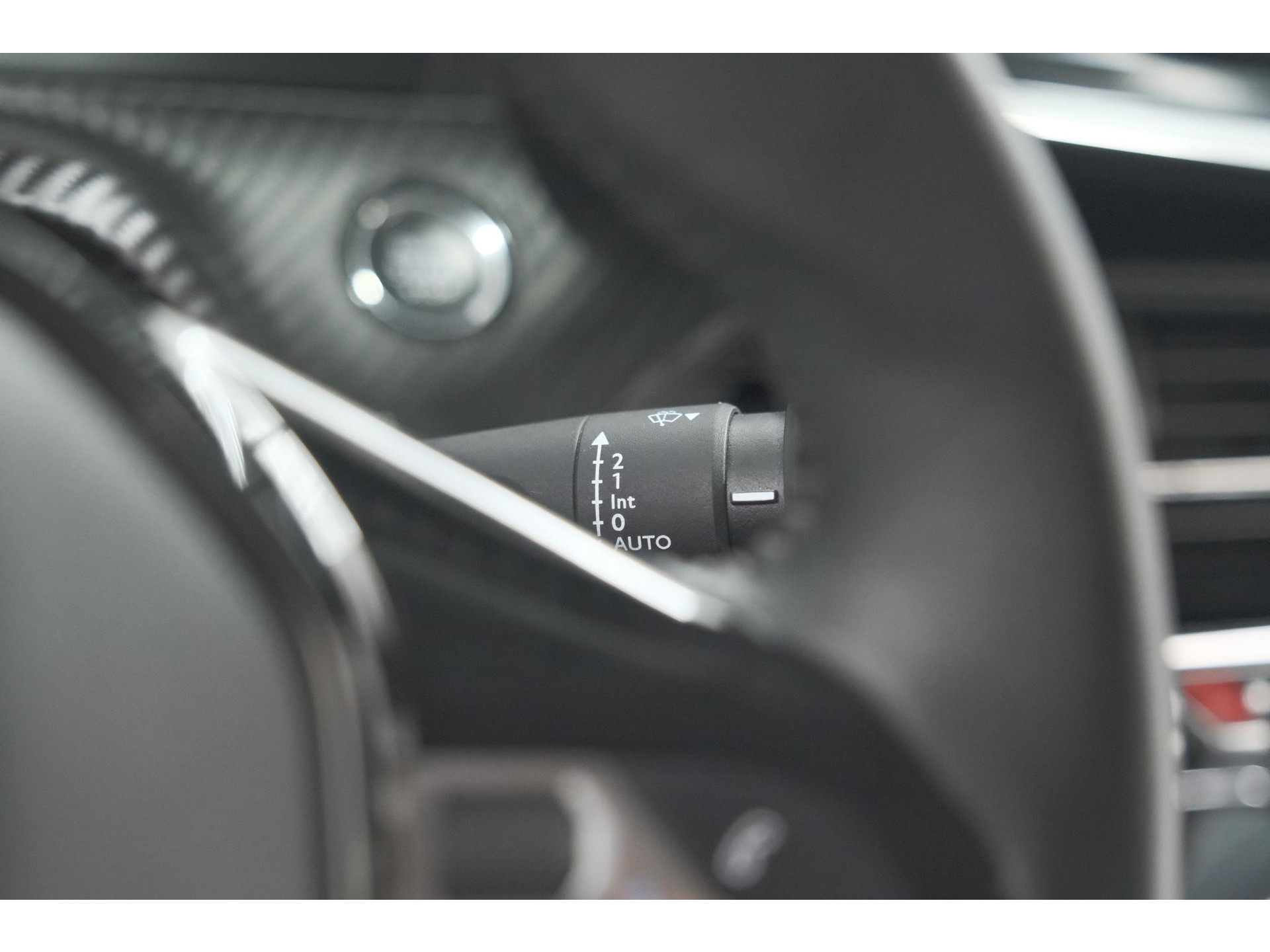 Peugeot e-2008 EV Allure 50 kWh | SOH=96.7 % | 3 Fase Laadfunctie | Camera | Navigatie | Parkeersensoren | Apple Carplay