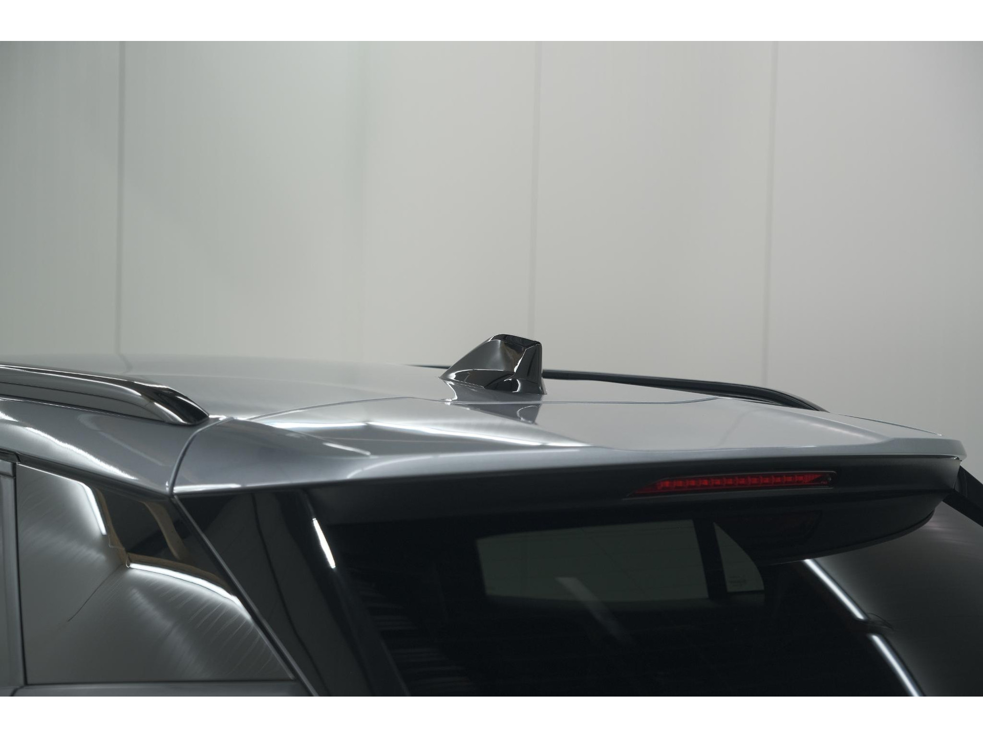 Peugeot 2008 Hybrid 136 e-DCS6 Allure | 360 Camera | Adaptieve Cruise Control | Dodehoekdetectie | Navigatie