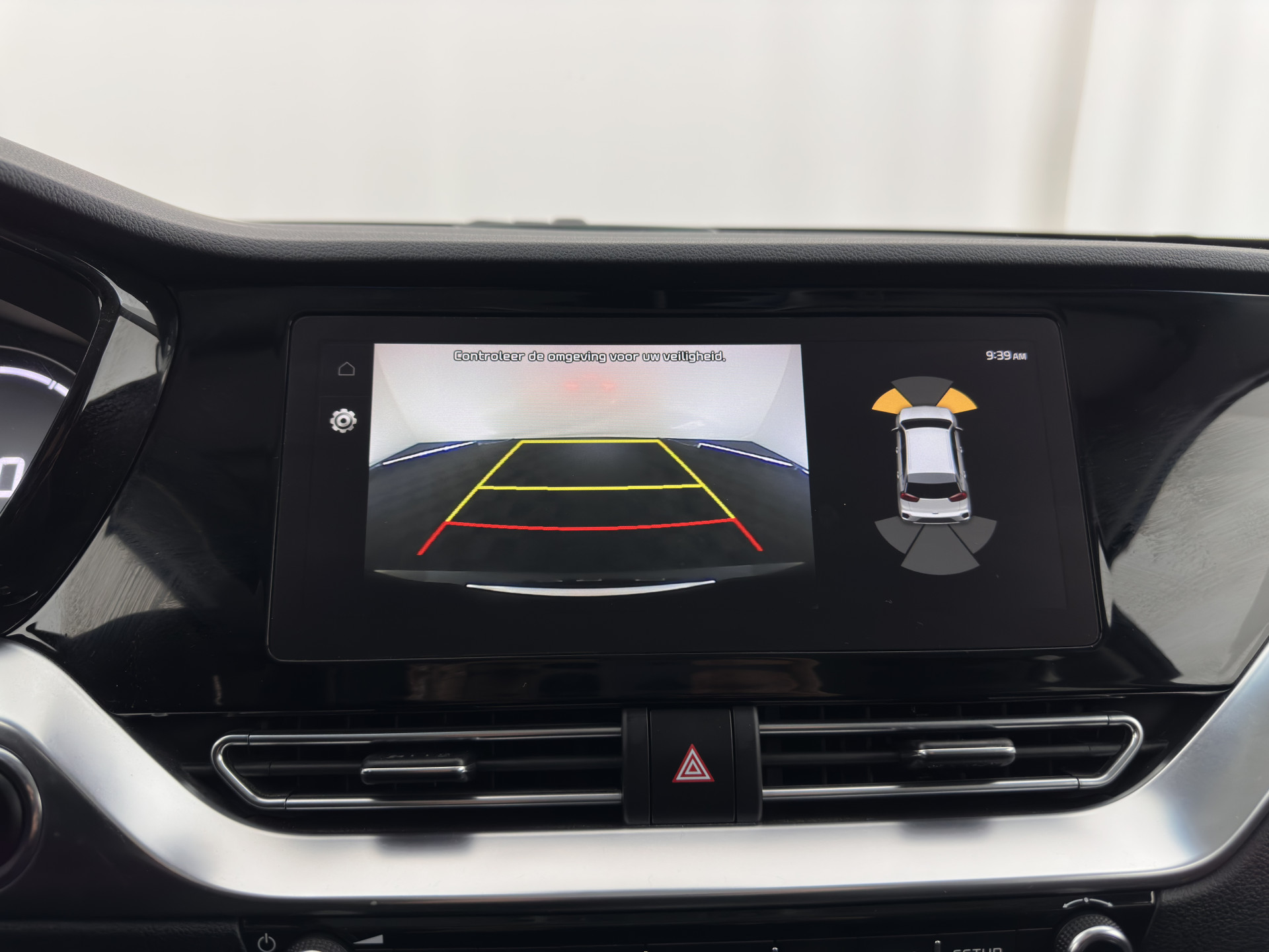 Kia e-Niro ExecutiveLine 64 kWh [ 3-Fase ] {SOH-100%} (INCL-BTW)  Aut.*HEATPUMP | LEATHER | FULL-LED | NAVI-FULLMAP | ADAPTIVE-CRUISE | CAMERA | MEMORY-PACK | LANE-ASSIST | KEYLESS | DIGI-COCKPIT | PRIVACY-GLASS | 17"ALU*