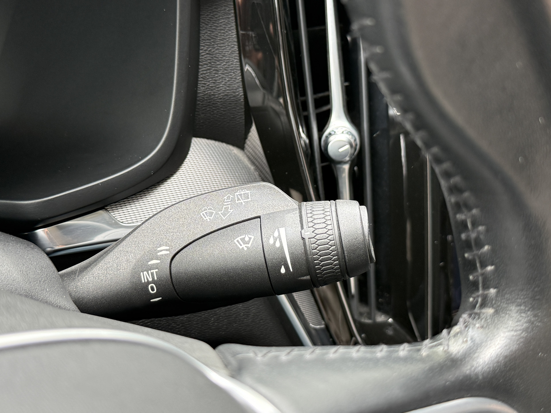 Volvo V60 2.0 T8 Twin Engine AWD Inscription | Panoramadak | 360 camera | Harman/Kardon | Adaptive cruise | Stoelverwarming