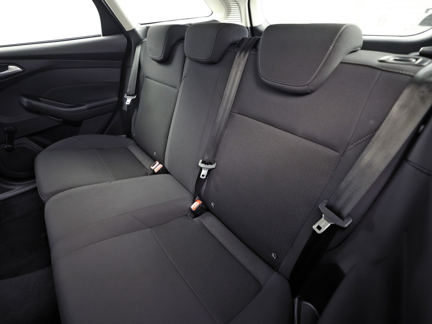 Ford Focus Wagon 1.0 Sport Automaat (NAVIGATIE, STUUR/STOELVERWARMING, LM VELGEN, SPORTSTOELEN, CRUISE, PARKEERSENSOREN, NIEUWSTAAT)