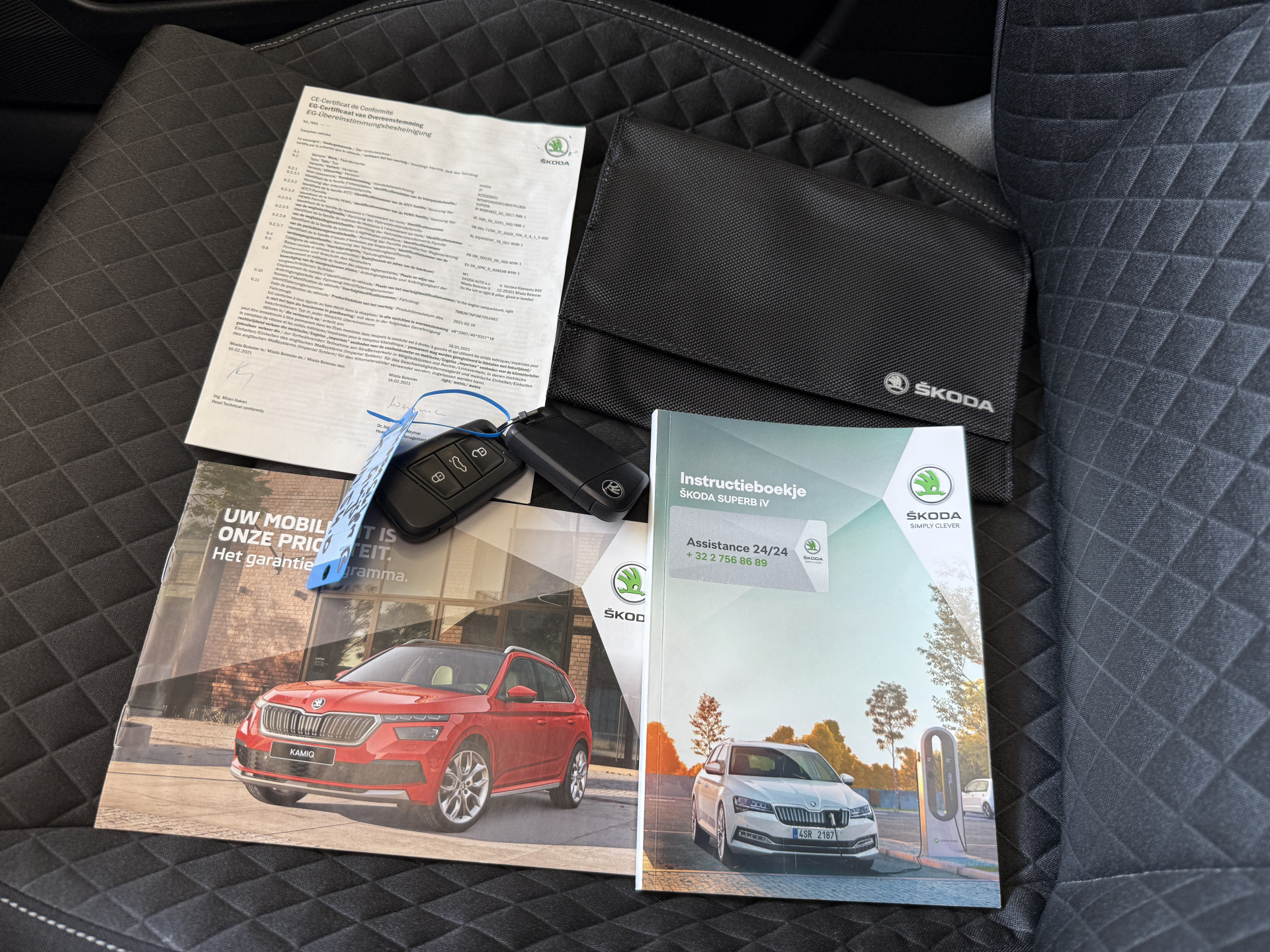 ŠKODA Superb Combi 1.4 TSI iV Business Edition Plus | Panoramadak | Crystal Light | Apple Carplay