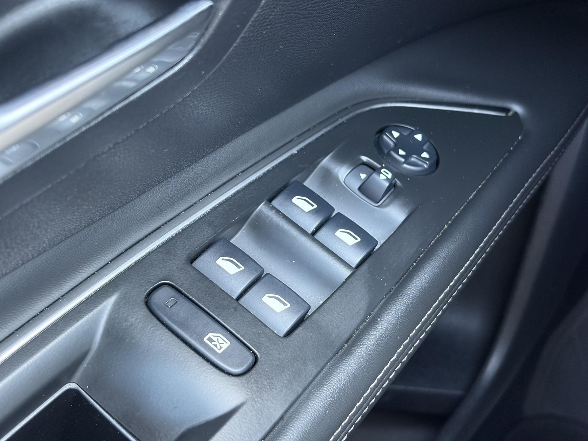 Peugeot 3008 1.2 PureTech Allure Distributieriem vv in 2025 l Pano l 360° Camera l Carplay l Dealer Onderhouden l Navi l Halfleder l Pdc l Keyless l 131pk l 6 Bak l Apk tot 12-2026