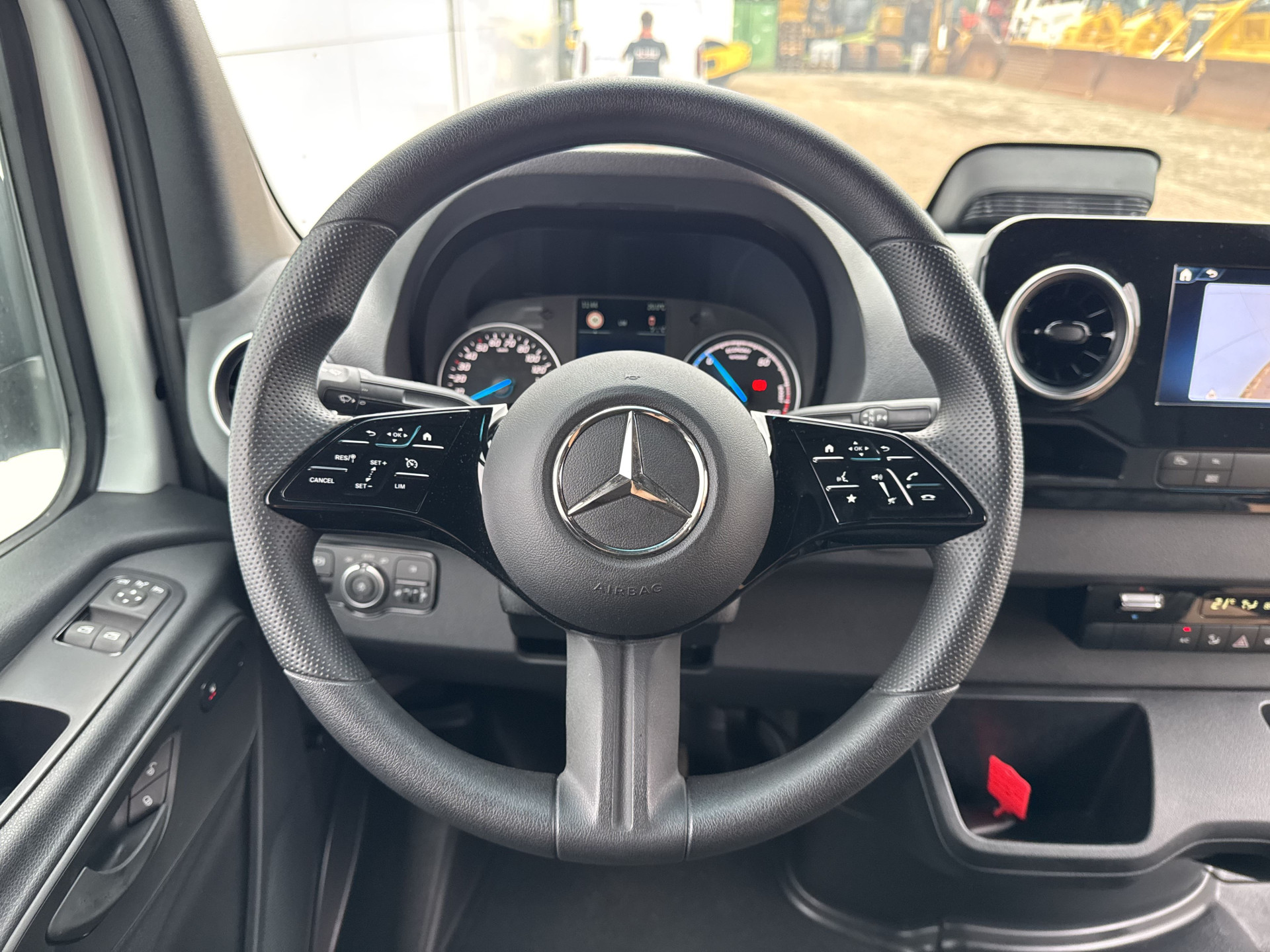Mercedes-Benz eSprinter 314 Pro 81kWh L2H2 313km WLTP 2000kg Trekvermogen 115kw Snelladen Adaptieve Cruise Widescreen Camera