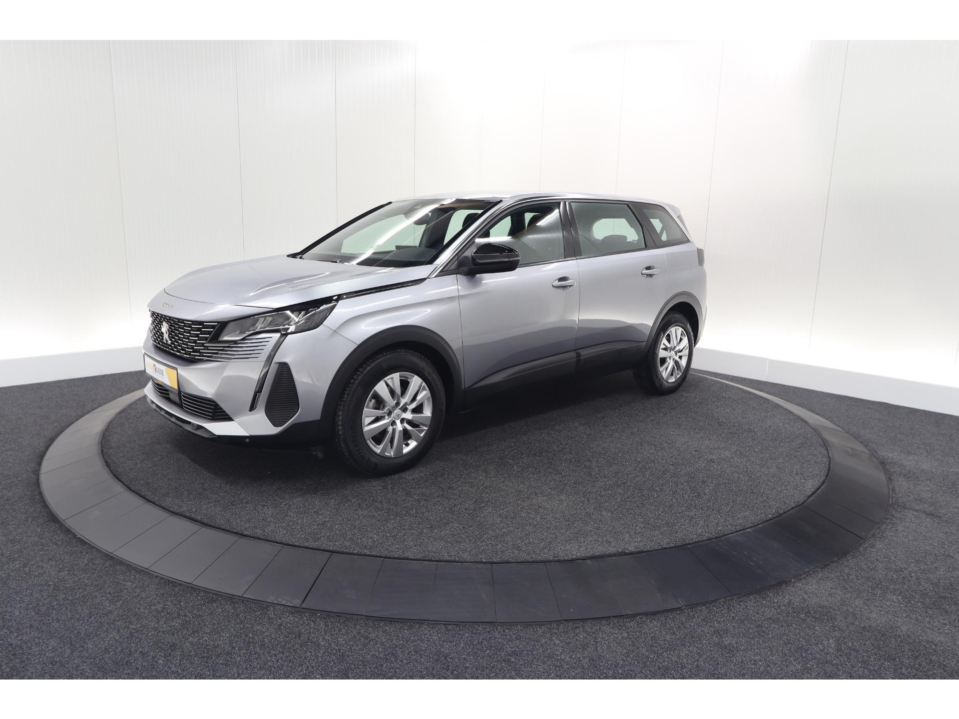 Peugeot 5008 PureTech 130 EAT8 Active Pack | 7 Zitplaatsen | Camera | Apple Carplay | Parkeersensoren