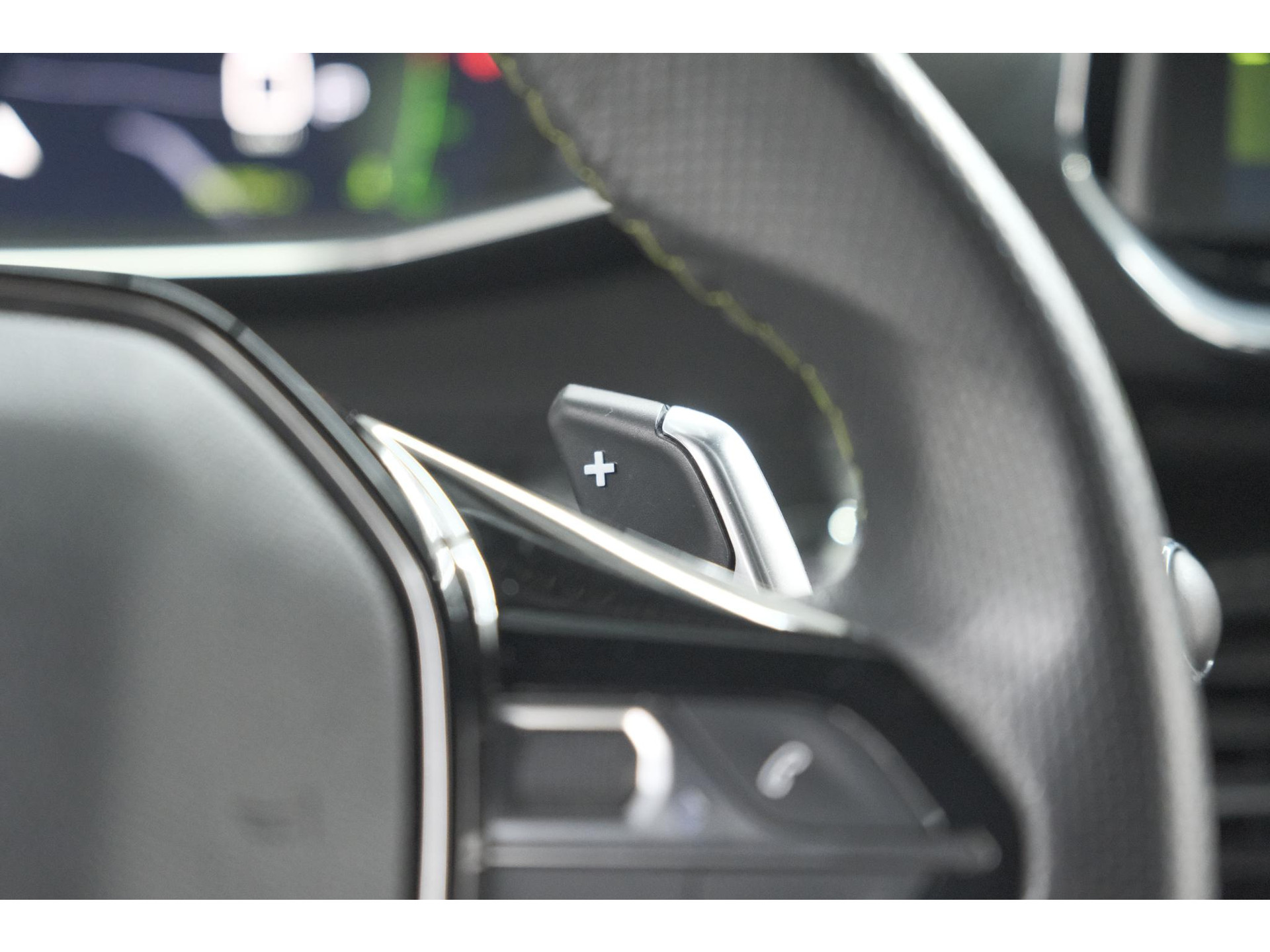 Peugeot 208 PureTech 130 EAT8 GT-Line | Camera | Adaptieve Cruise Control | Stoelverwarming | Navigatie