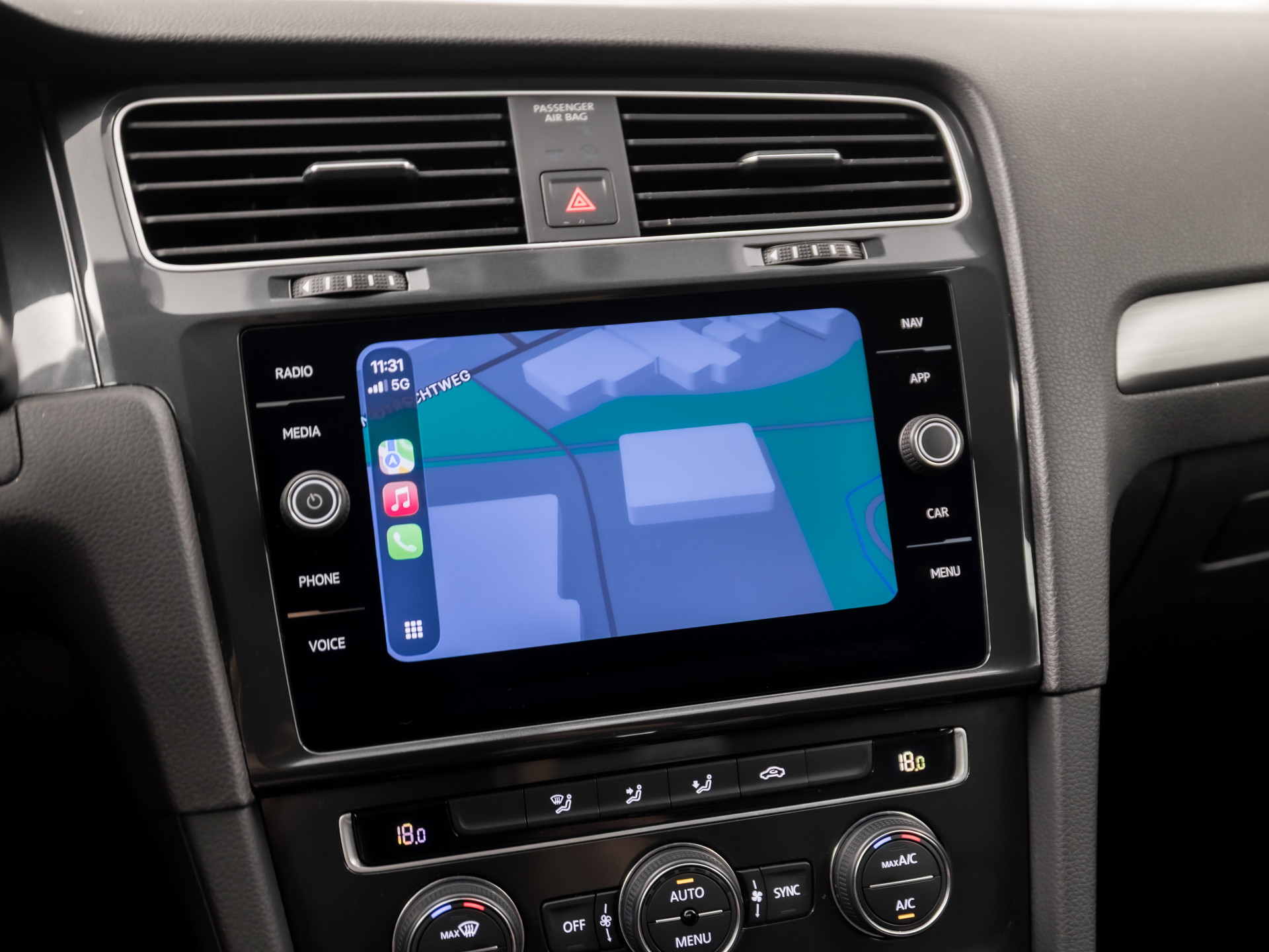 Volkswagen Golf Variant 1.0 TSI Sportline 116Pk Automaat (GROOT NAVI, APPLE CARPLAY, CLIMATE, ADAPTIVE CRUISE, PARKEERSENSOREN, LM VELGEN, NIEUWE APK, NIEUWSTAAT)