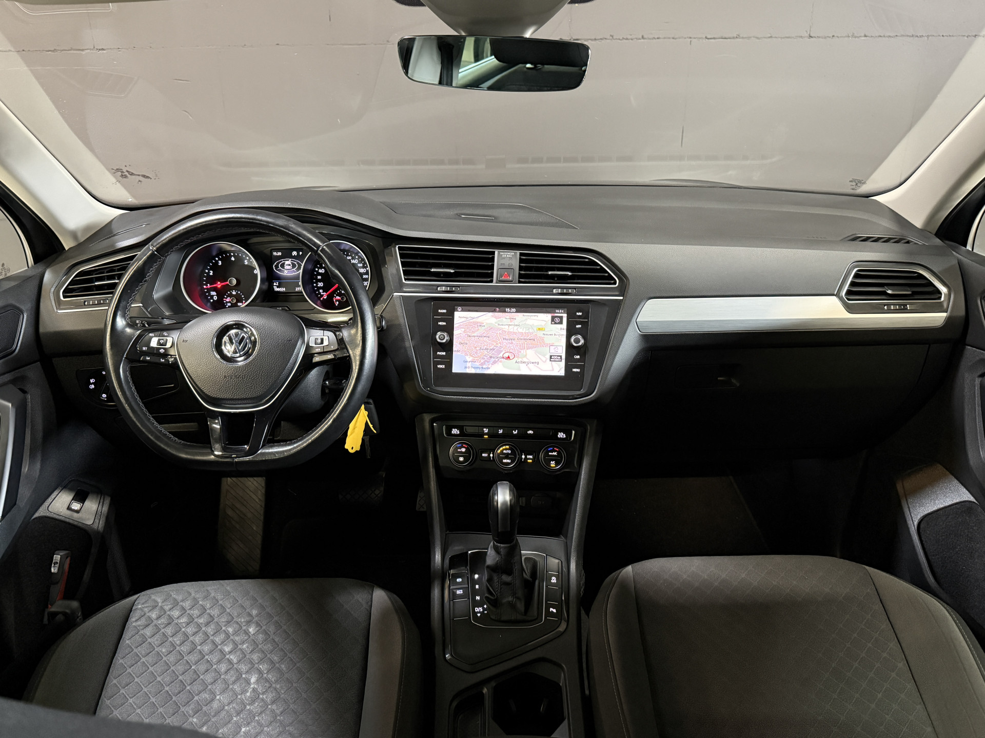 Volkswagen Tiguan 1.5 TSI ACT Comfortline | Apple Carplay | ACC | Trekaak | Draadloze lader