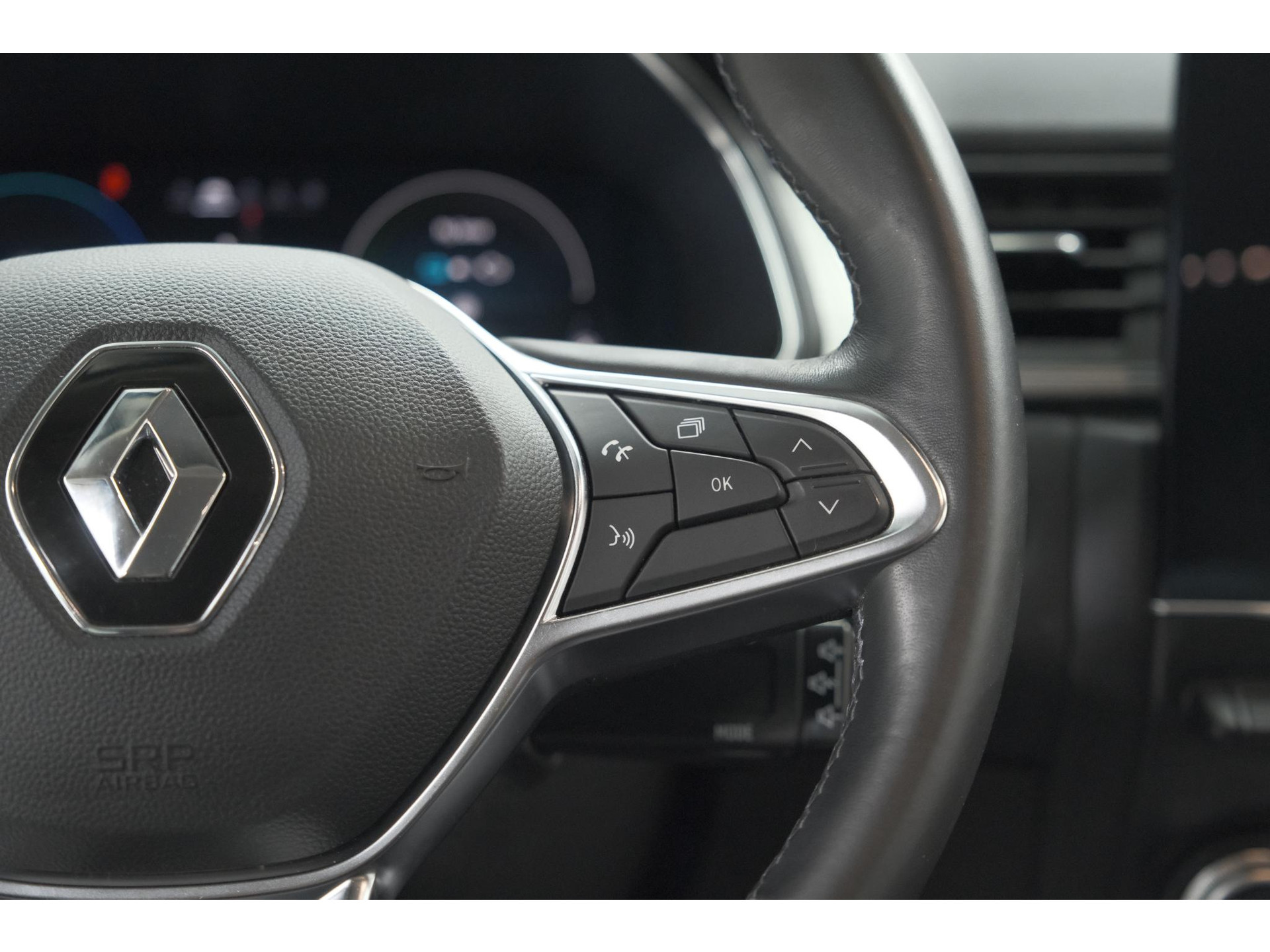 Renault Captur 1.6 E-Tech Plug-in Hybrid 160 Intens | Camera | 9.3 Inch Groot Scherm | Apple Carplay | Parkeersensoren