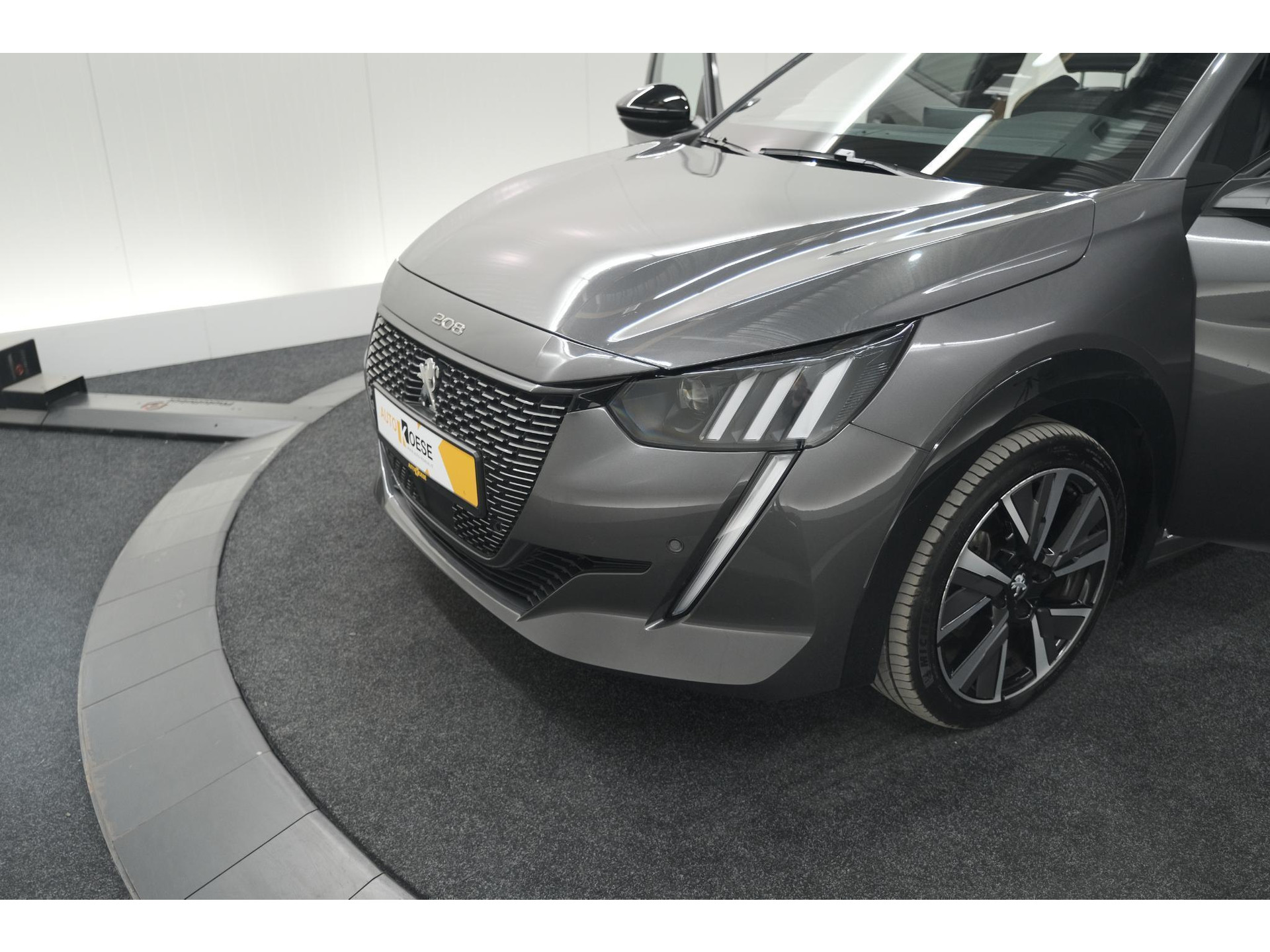 Peugeot 208 PureTech 100 GT | Camera | Adaptieve Cruise Control | Navigatie | Apple Carplay