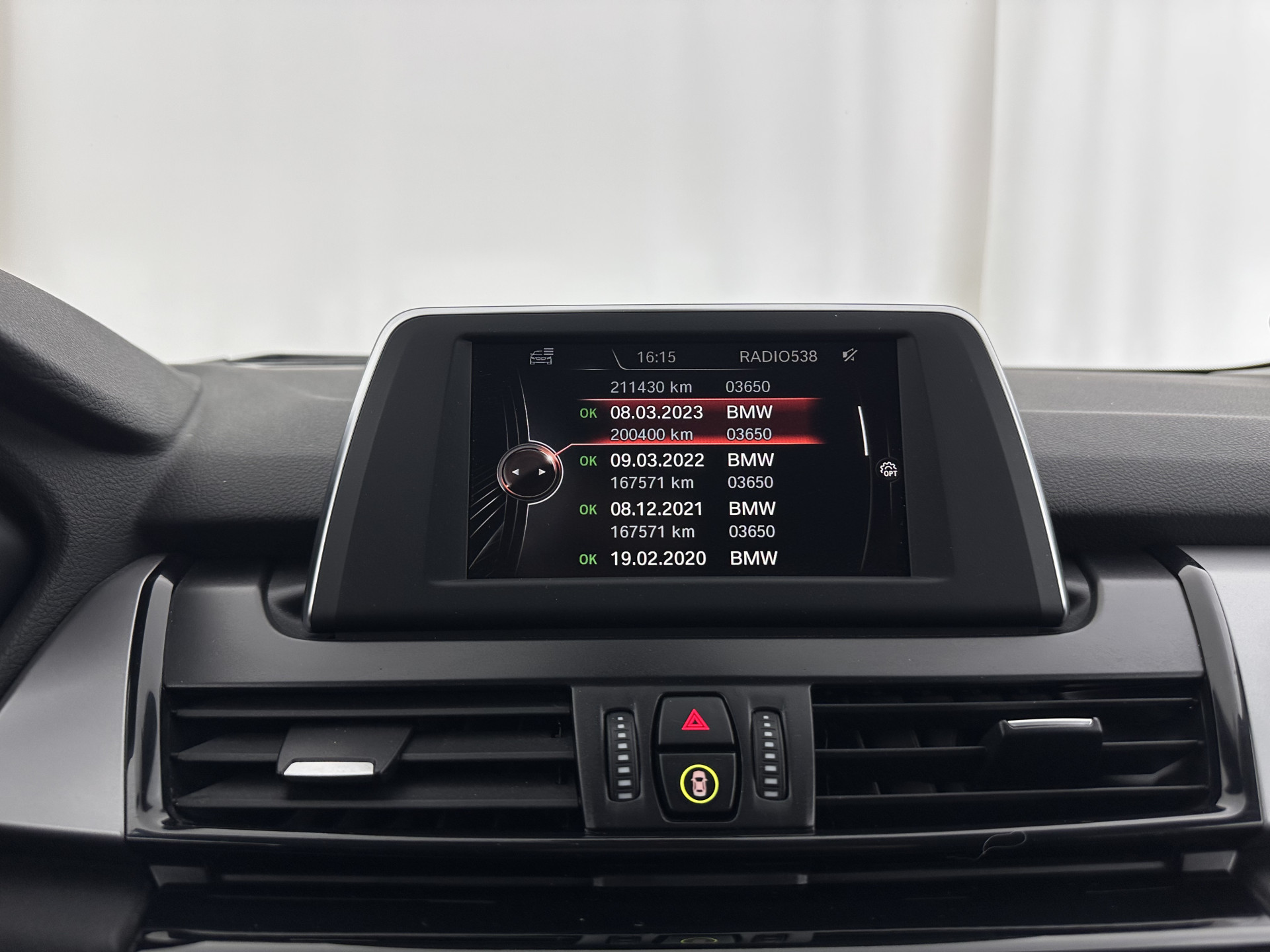 BMW 2-serie Active Tourer 218d Essential *NAVI-FULLMAP | COMFORTSEATS | PRIVACY-GLASS | ECC | PDC | CRUISE | TOWBAR | 17''ALU *