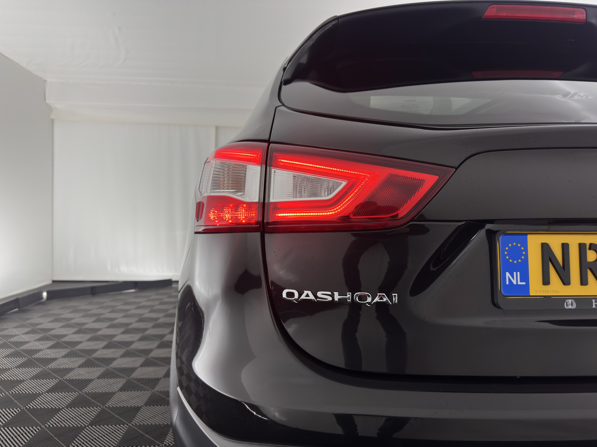 Nissan Qashqai 1.2 Tekna + *PANO | LEATHER | NAVI-FULLMAP | FULL-LED | PRIVACY-GLASS | AMBIENT-LIGHT | HEATED-COMFORTSEATS | TOPVIEW | LANE-ASSIST | CRUISE | KEYLESS | DAB | ECC | 19"ALU*