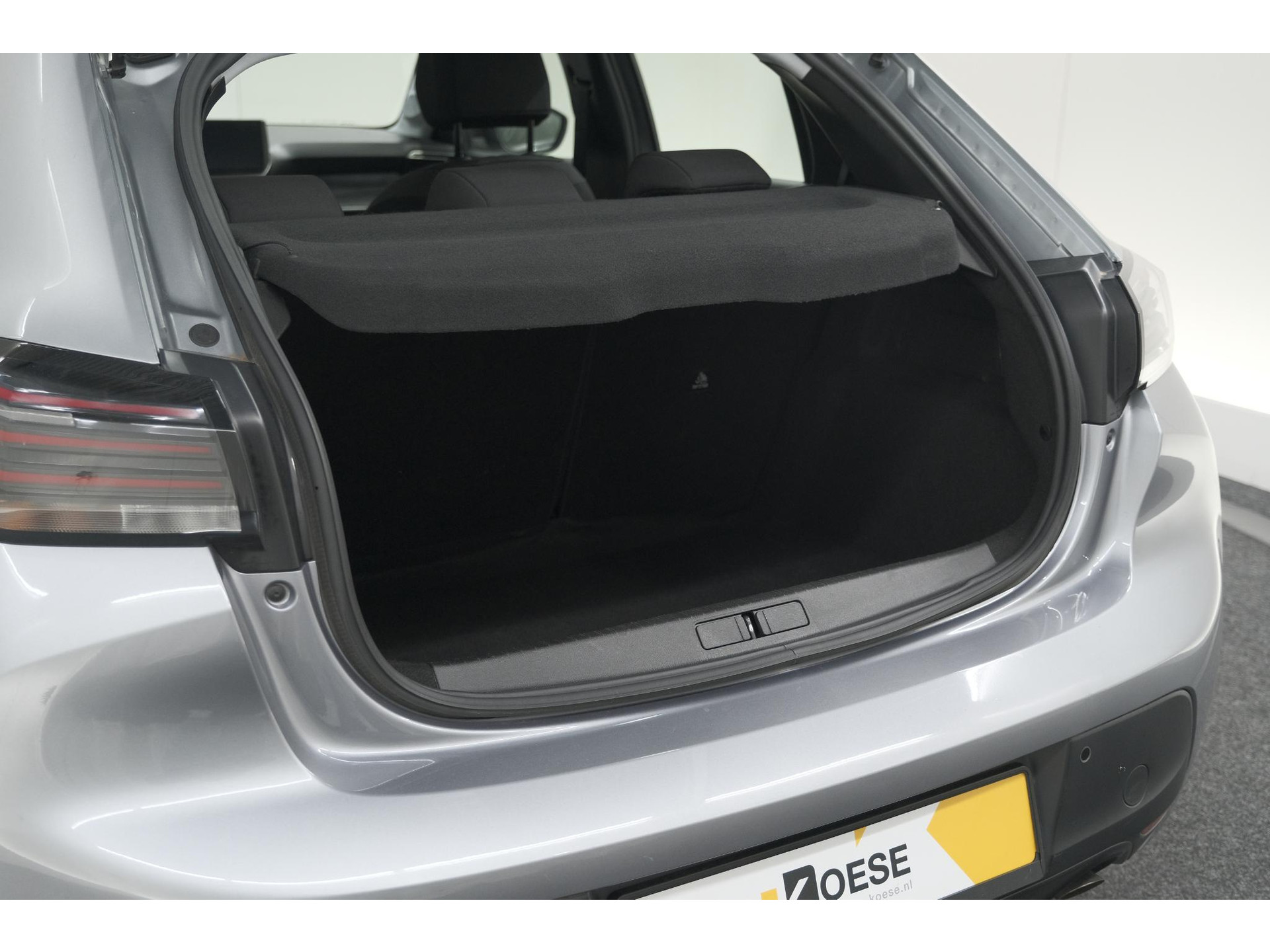 Peugeot 208 PureTech 100 Active | Parkeersensoren | Navigatie | Apple Carplay