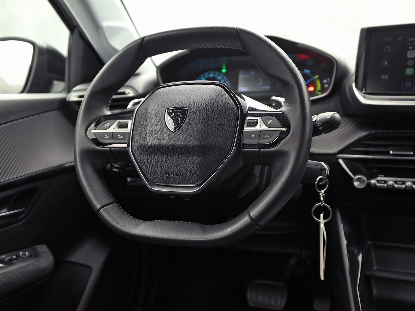 Peugeot 208 1.2 Hybrid 110 e-DCS6 Sport Style Automaat (APPLE CARPLAY, NAVIGATIE, PARKEERSENSOREN, SPORTSTOELEN, LANE ASSIST, CRUISE, NIEUWSTAAT)