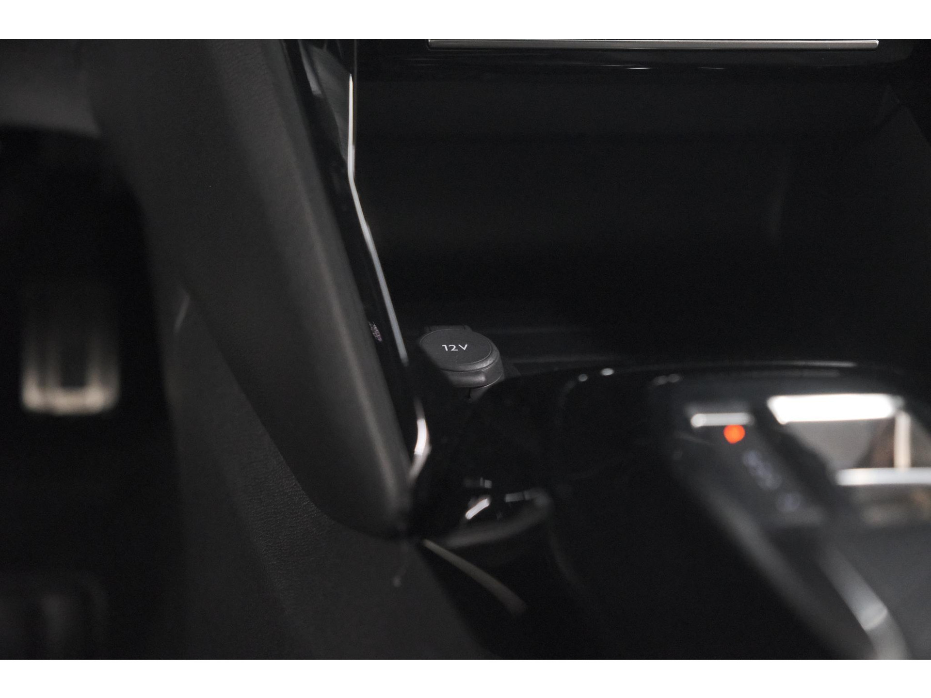Peugeot 2008 PureTech 130 EAT8 GT | 360 Camera | Stoelmassage | Adaptieve Cruise Control | Dodehoekdetectie