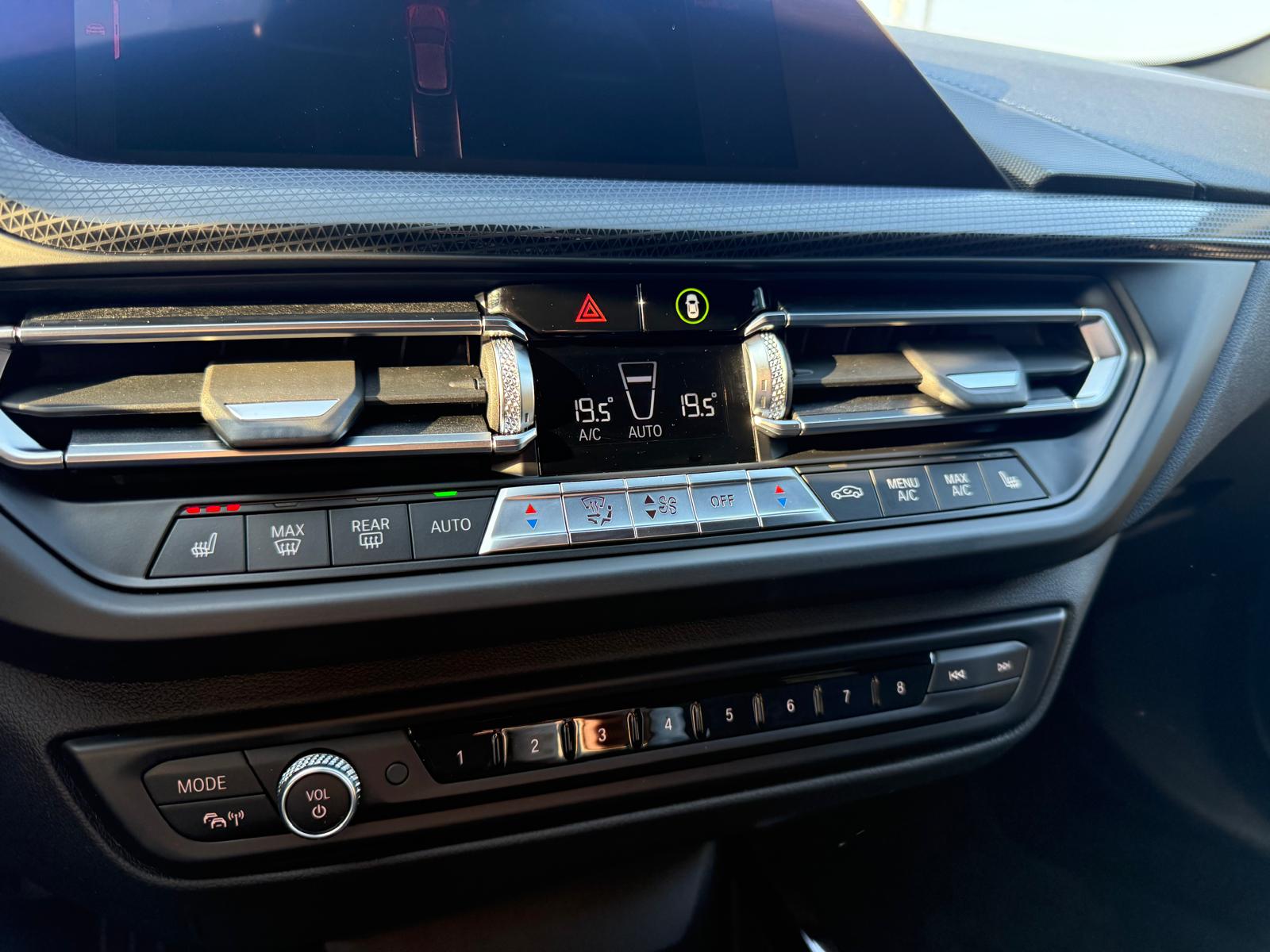 BMW 1-serie 116d Executive | 1E EIGENAAR | 3/6/12MND GARANTIE | AUTOMAAT | LED | CARPLAY | SFEERVERLICHTING | CRUISE | AIRCO |