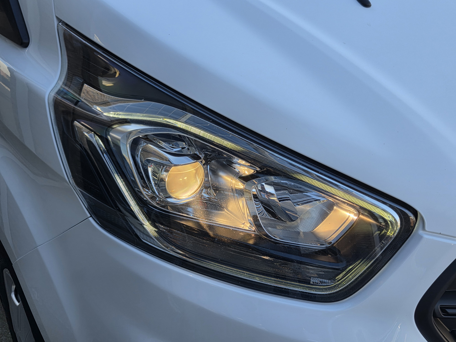 Ford Transit Custom 2.0 TDCI Automaat  Trend Airco Cruisecontrol Navi Trekhaak Verwarmde stoel