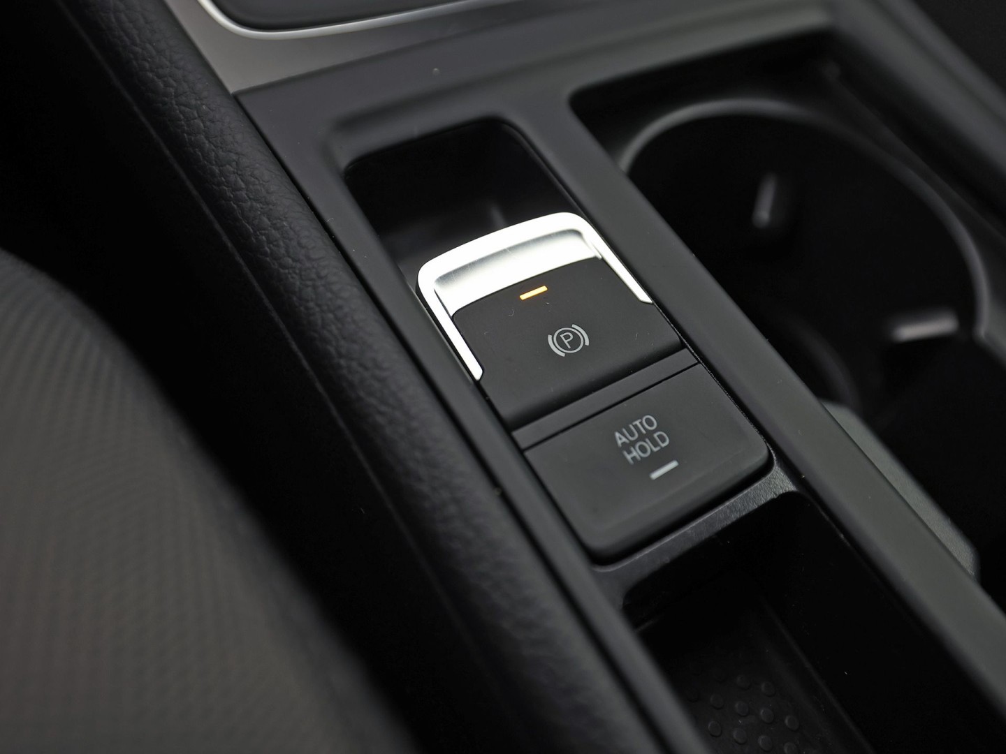 Volkswagen Golf Variant 1.5 TSI Highline 150Pk Automaat (VIRTUAL COCKPIT, APPLE CARPLAY, ALCANTARA, CAMERA, TREKHAAK, SPORTSTOELEN, GETINT GLAS, ADAPTIVE CRUISE, TREKHAAK, NIEUWSTAAT)