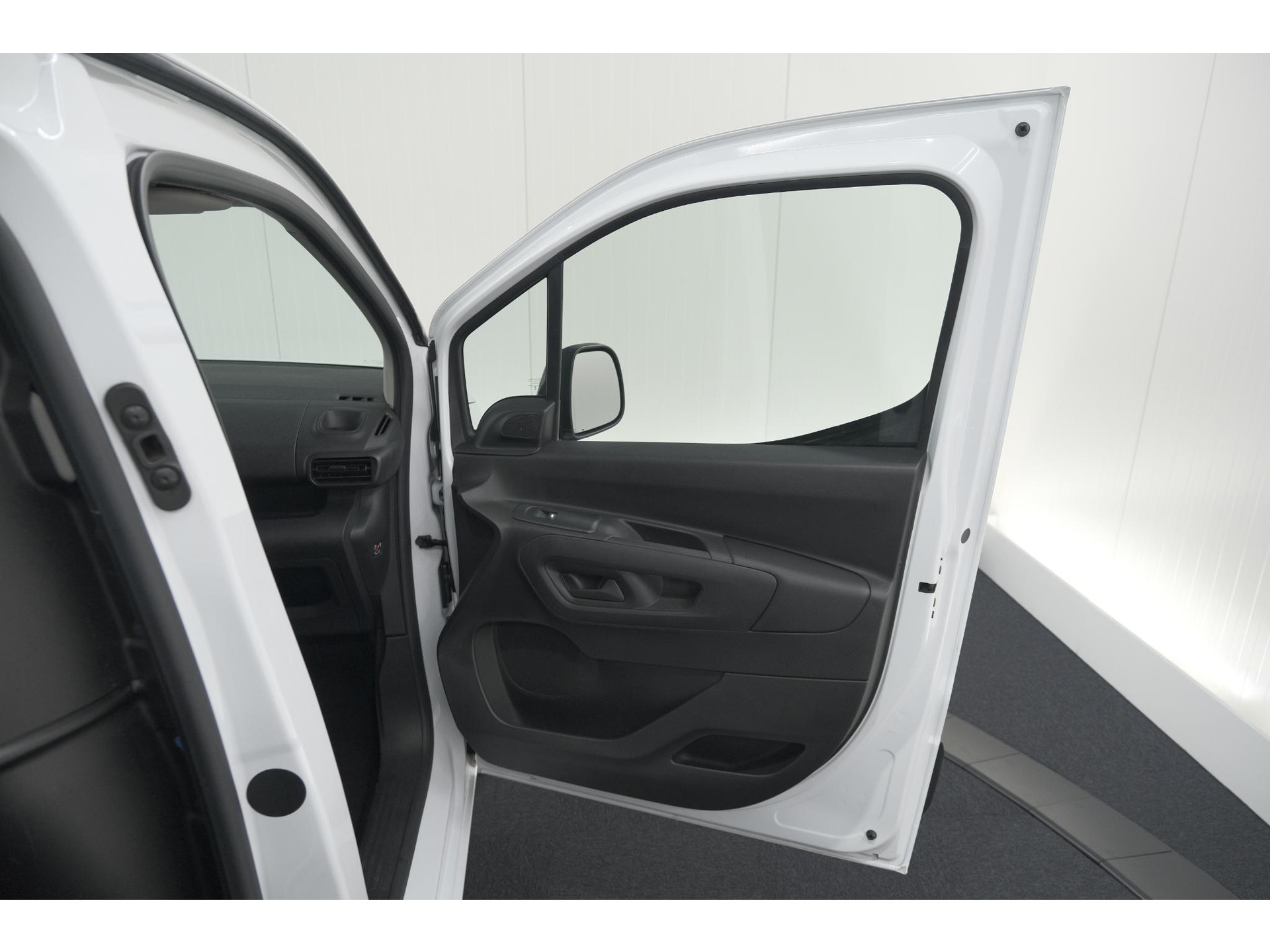 Peugeot Partner 1.5 BlueHDi 100 S&S L1 | Trekhaak | Camera | Apple Carplay | Laadruimte-Pakket