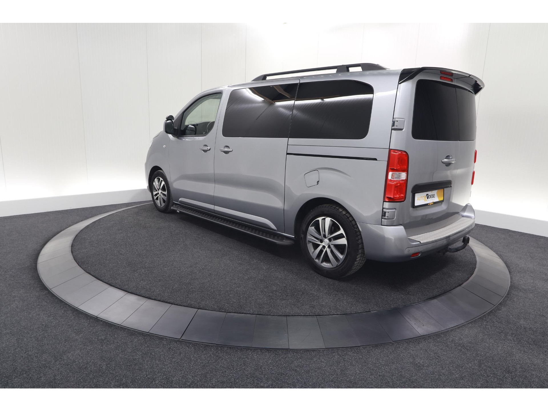 Peugeot Expert 2.0 BlueHDI 180 Automaat Standard Premium | Standkachel | Trekhaak | Head-Up Display | Camera | Apple Carplay | Laadruimte Betimmering