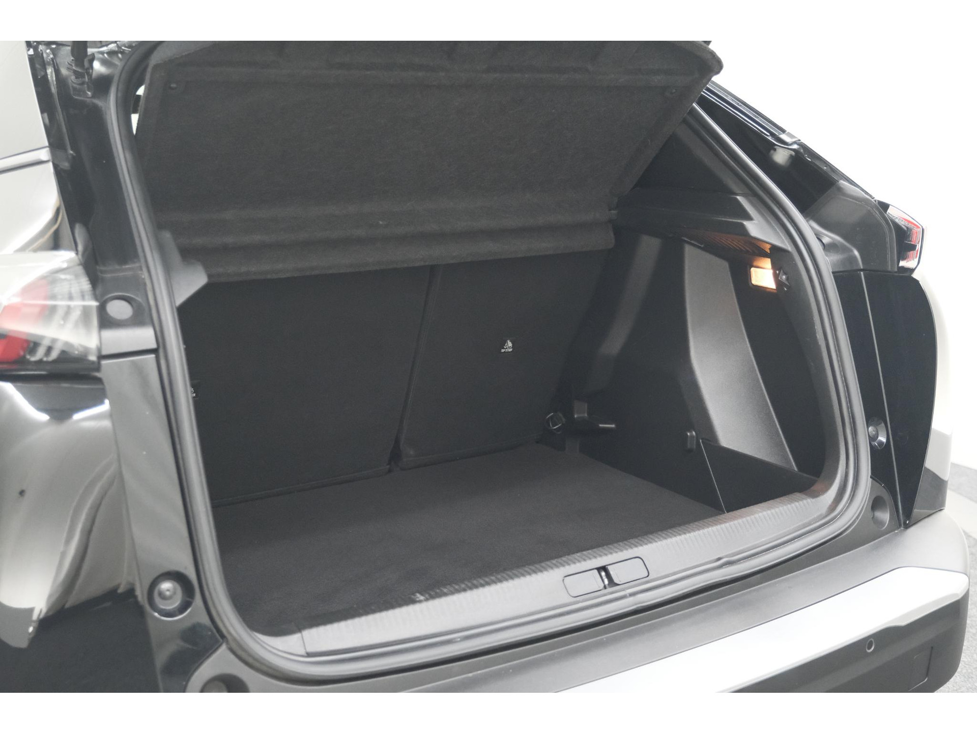 Peugeot 2008 PureTech 130 Active | Camera | Apple Carplay | Parkeersensoren | Stoelverwarming