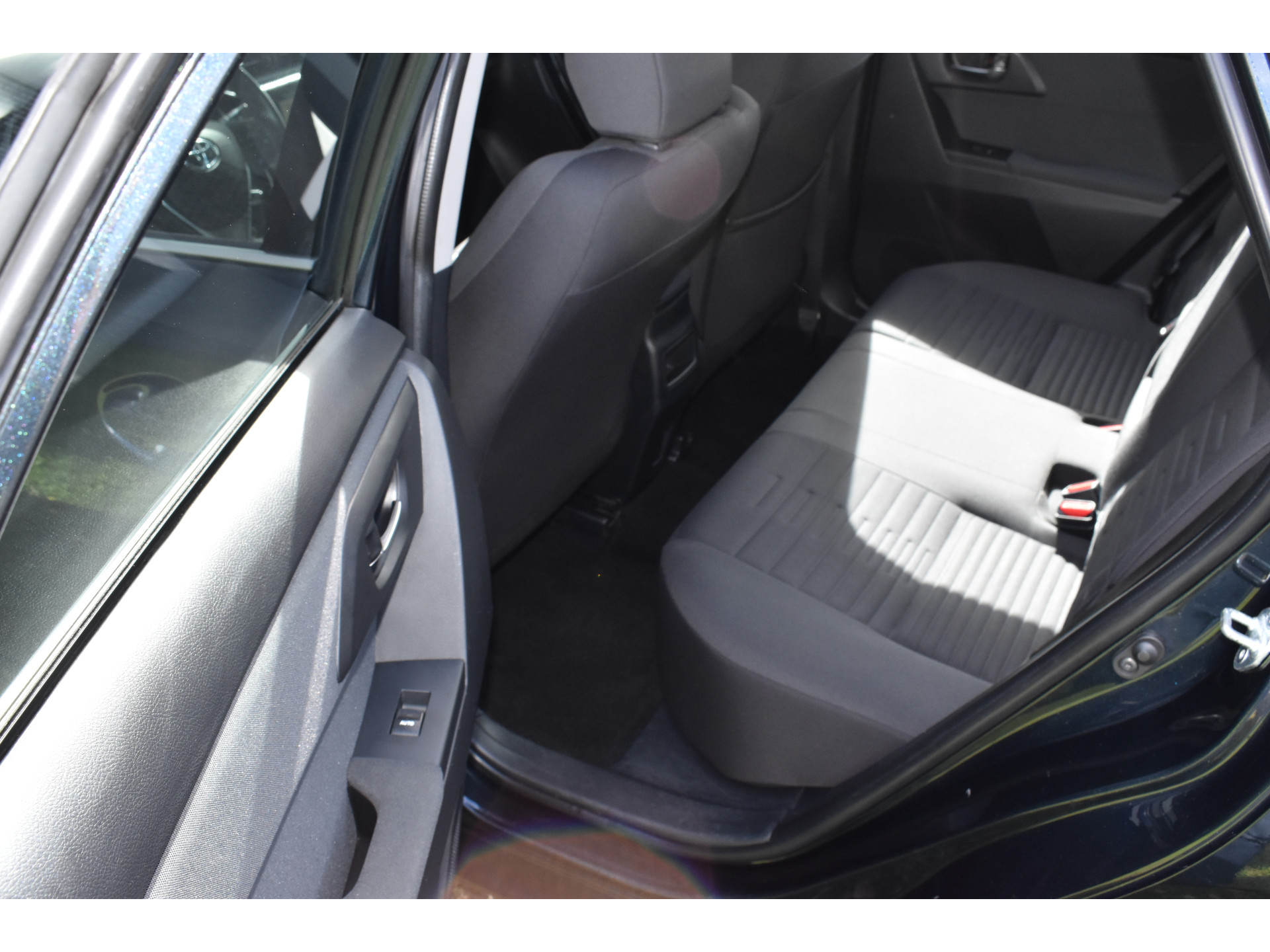Toyota Auris Touring Sports 1.2T Aspiration Limited Navi Trekhaak Parkeer camerafoto’s volgen