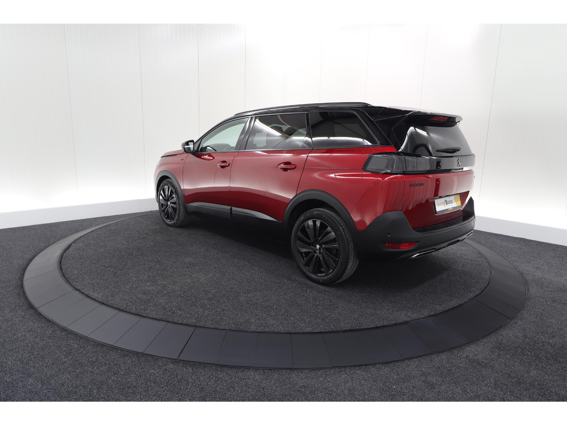 Peugeot 5008 PureTech 130 EAT8 GT Black Pack | Elektrische Kofferklep | Camera | Adaptieve Cruise Control | Dodehoekdetectie