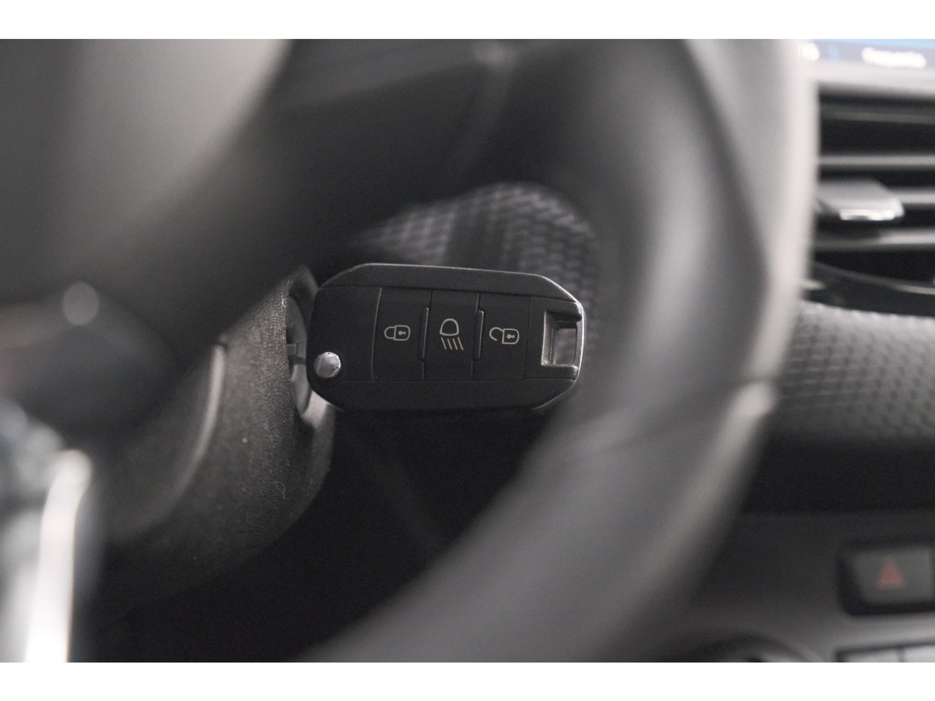 Peugeot 2008 PureTech 110 Blue Lion | Trekhaak | Apple Carplay | Parkeersensoren