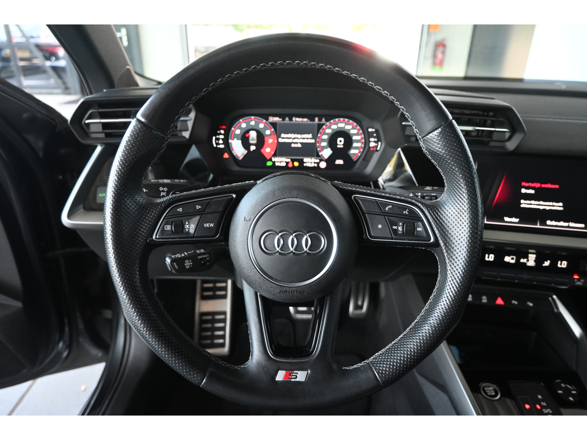 Audi A3 Limousine 30 TFSI S Edition Virtual Cockpit Adaptieve Cruise Led Clima Carplay Inruil Mogelijk!
